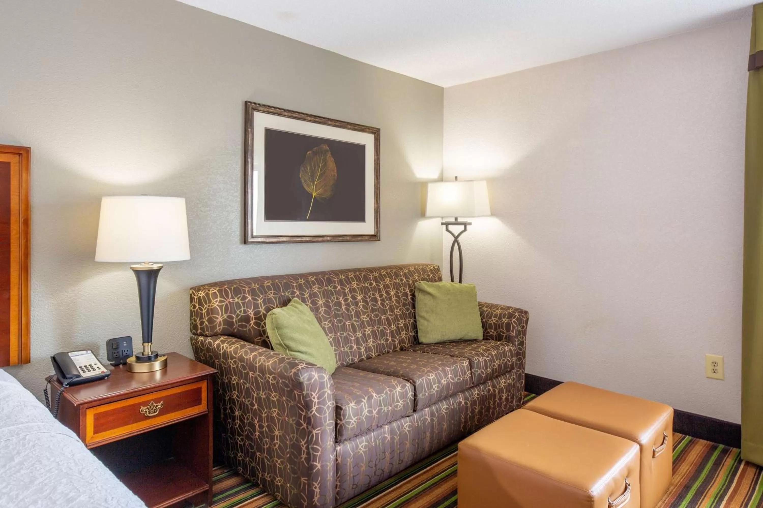 Living room in Hampton Inn Winston-Salem Hanes Mall