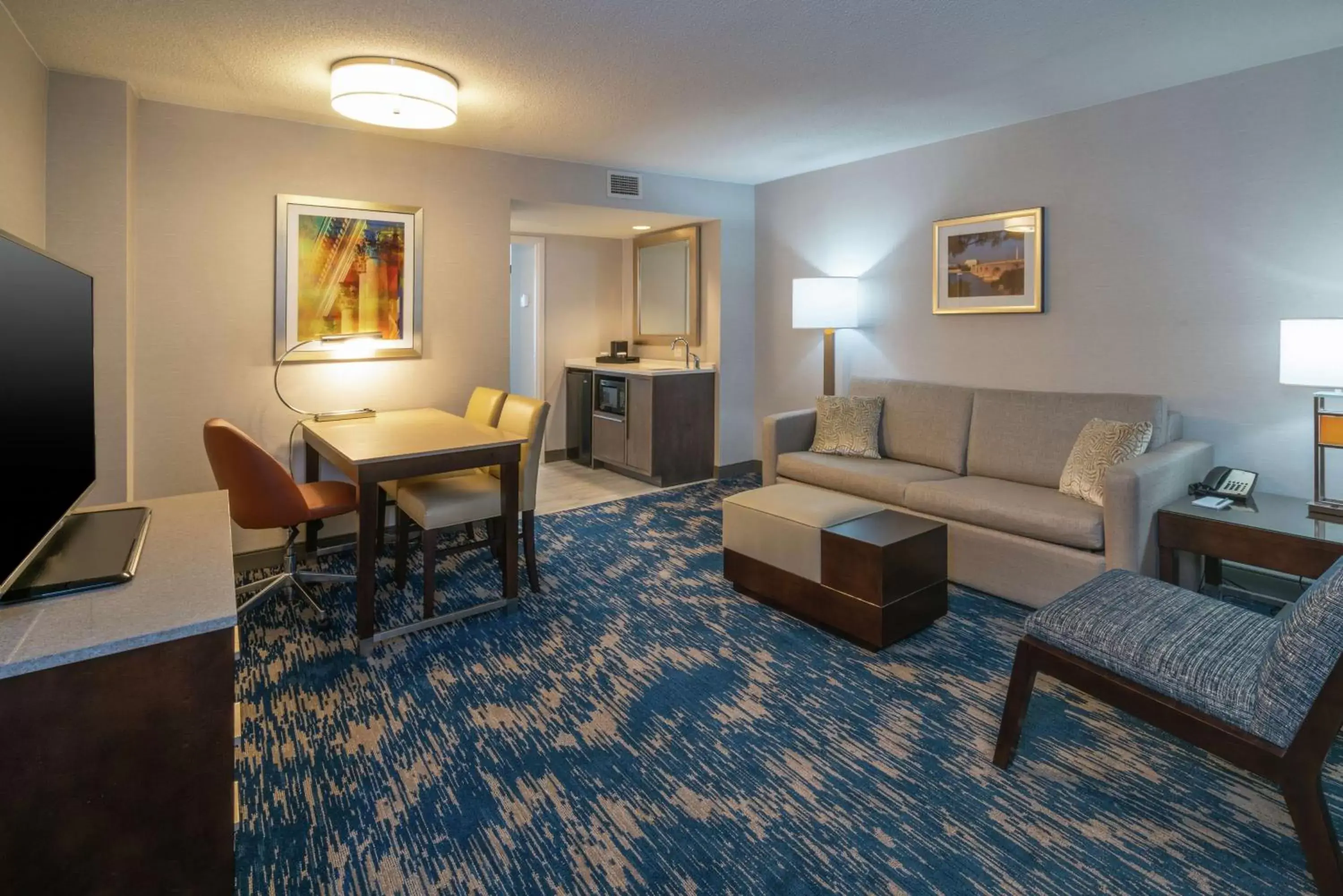 Bedroom, Seating Area in Embassy Suites by Hilton Alexandria Old Town