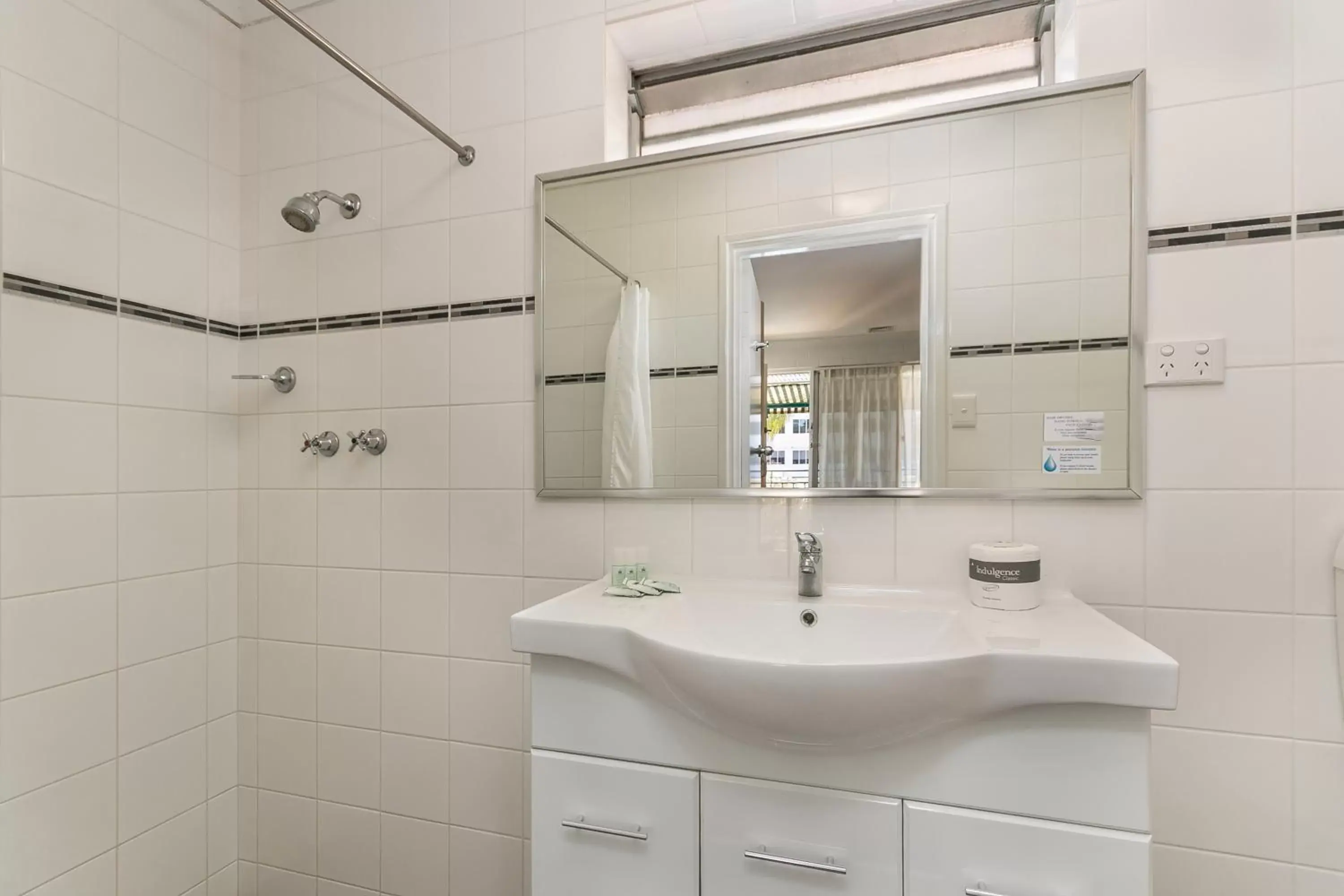 Superior Room with Balcony or Garden Patio in Flag Motor Lodge Superior Room with Balcony or Garden Patio in Flag Motor Lodge