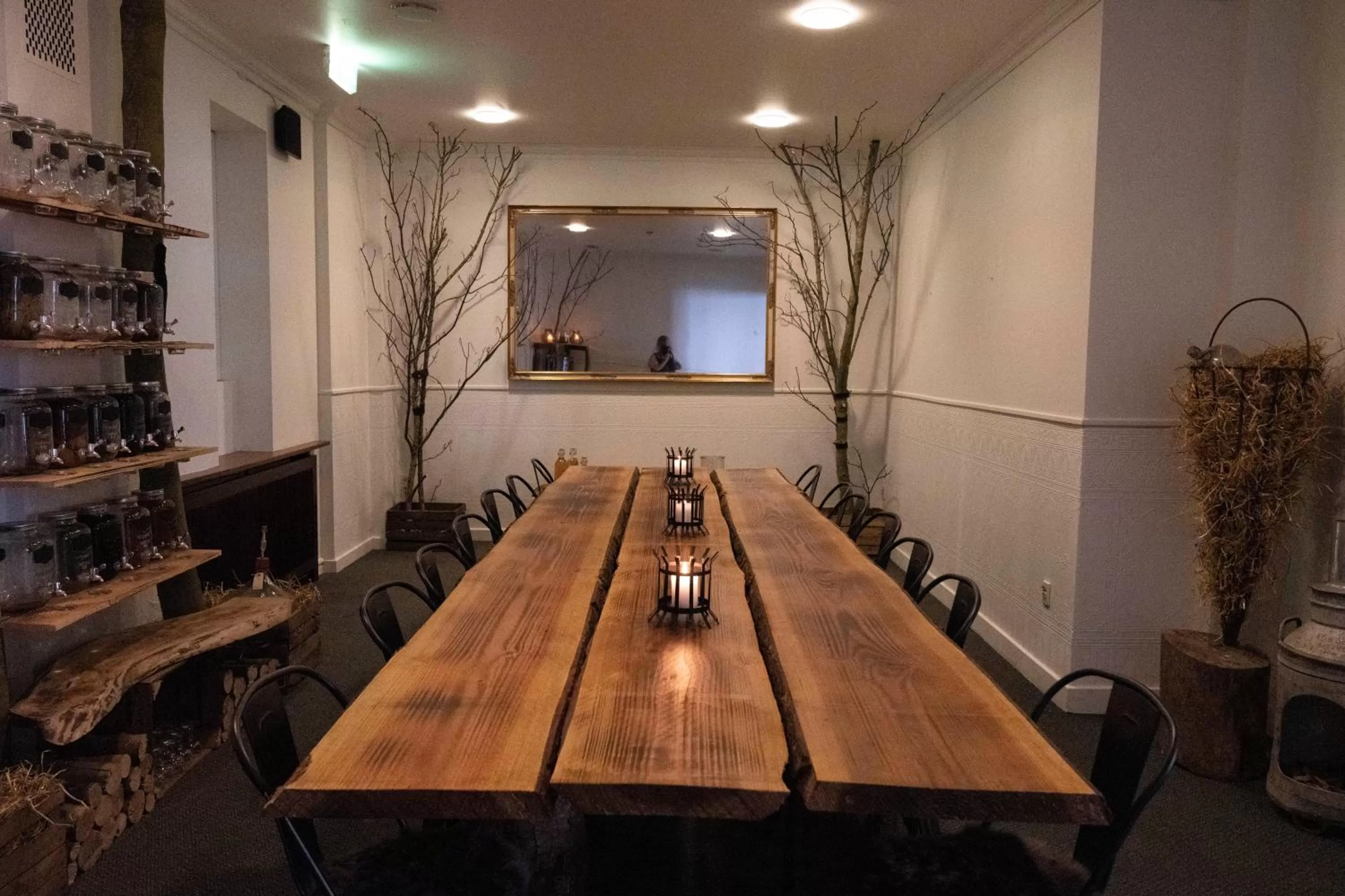 Restaurant/places to eat in Hotel Harmonien