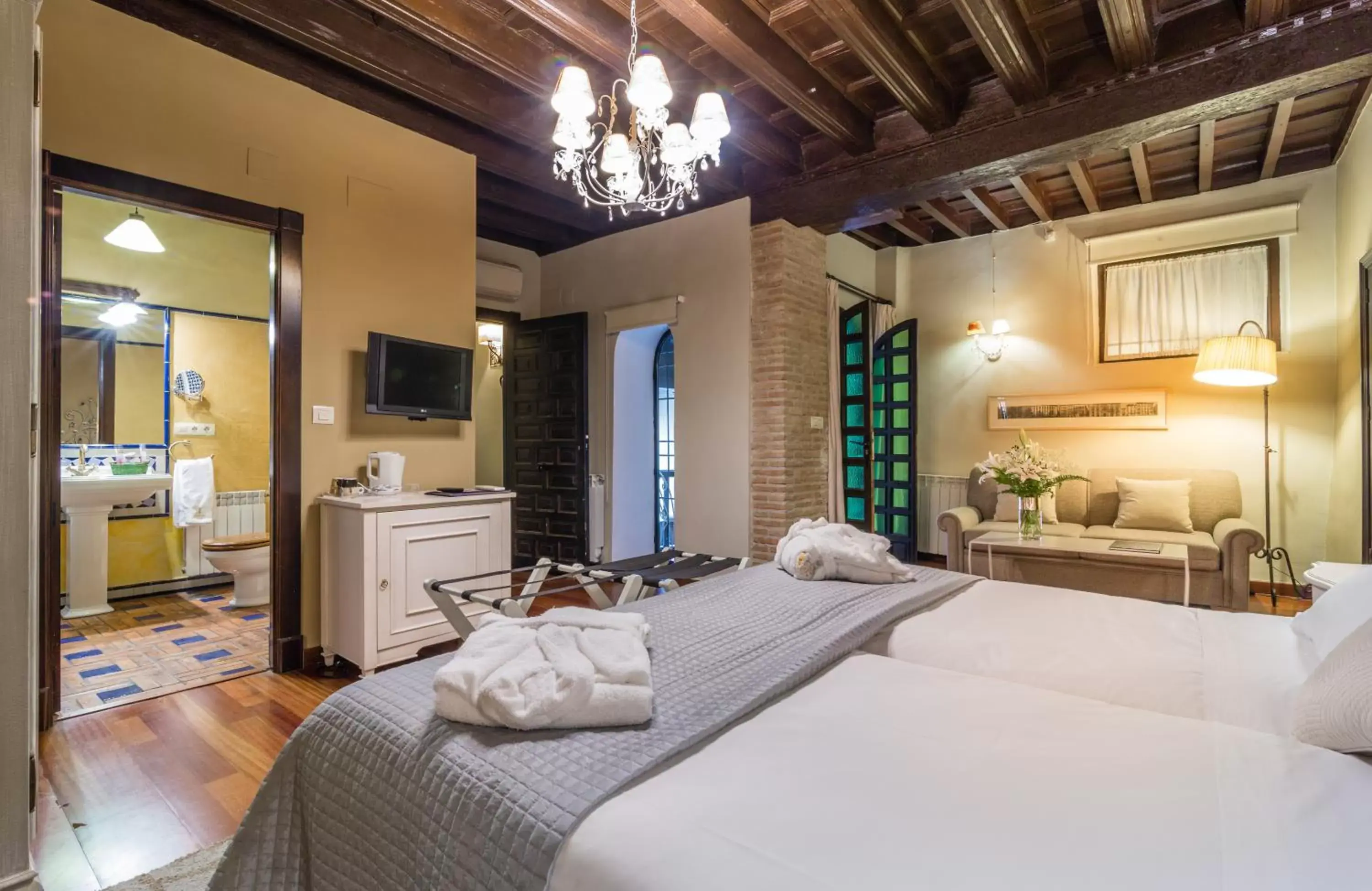 Bedroom, Bed in Palacio de Mariana Pineda