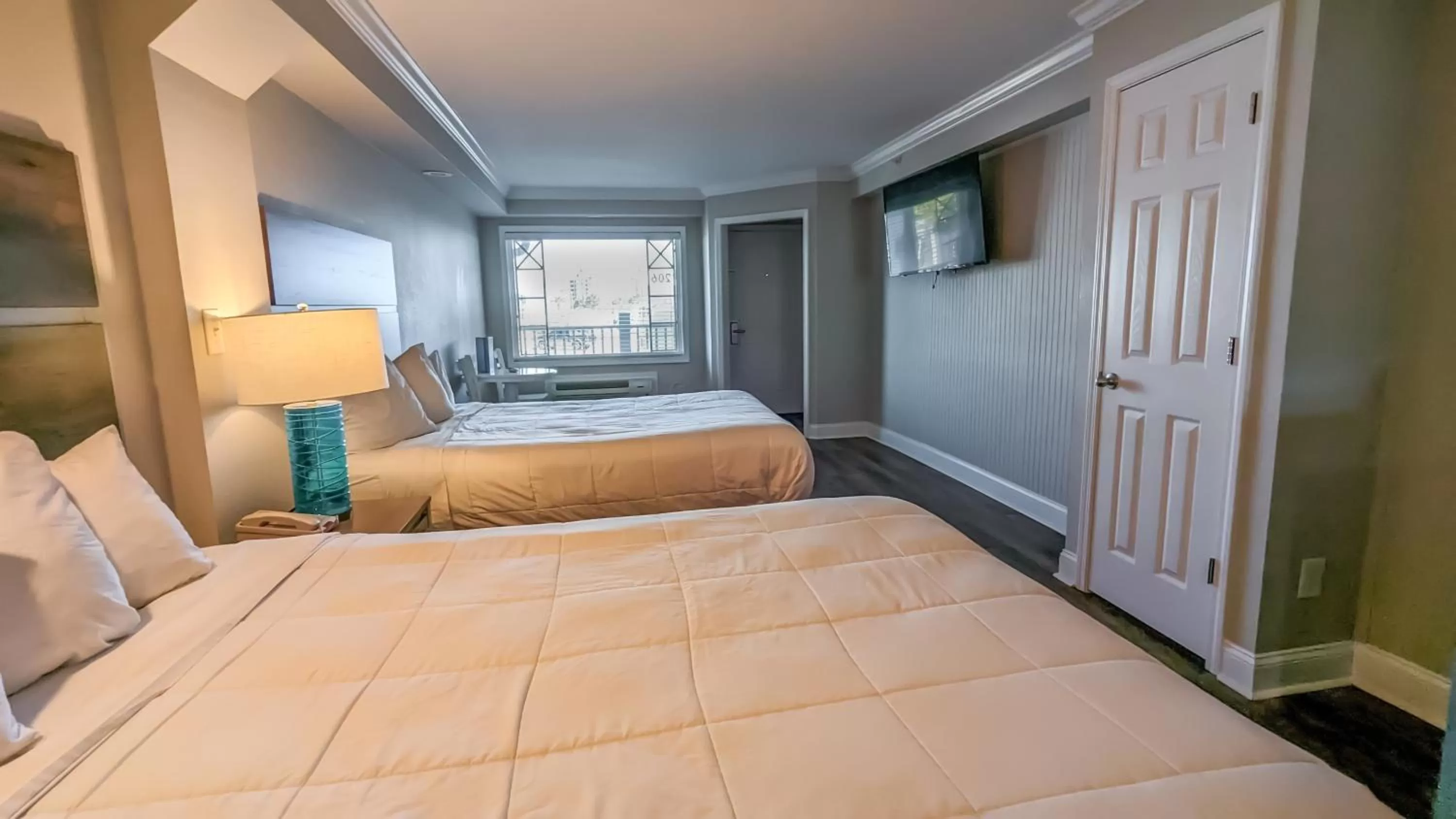 Bedroom, Bed in Islander Hotel & Resort