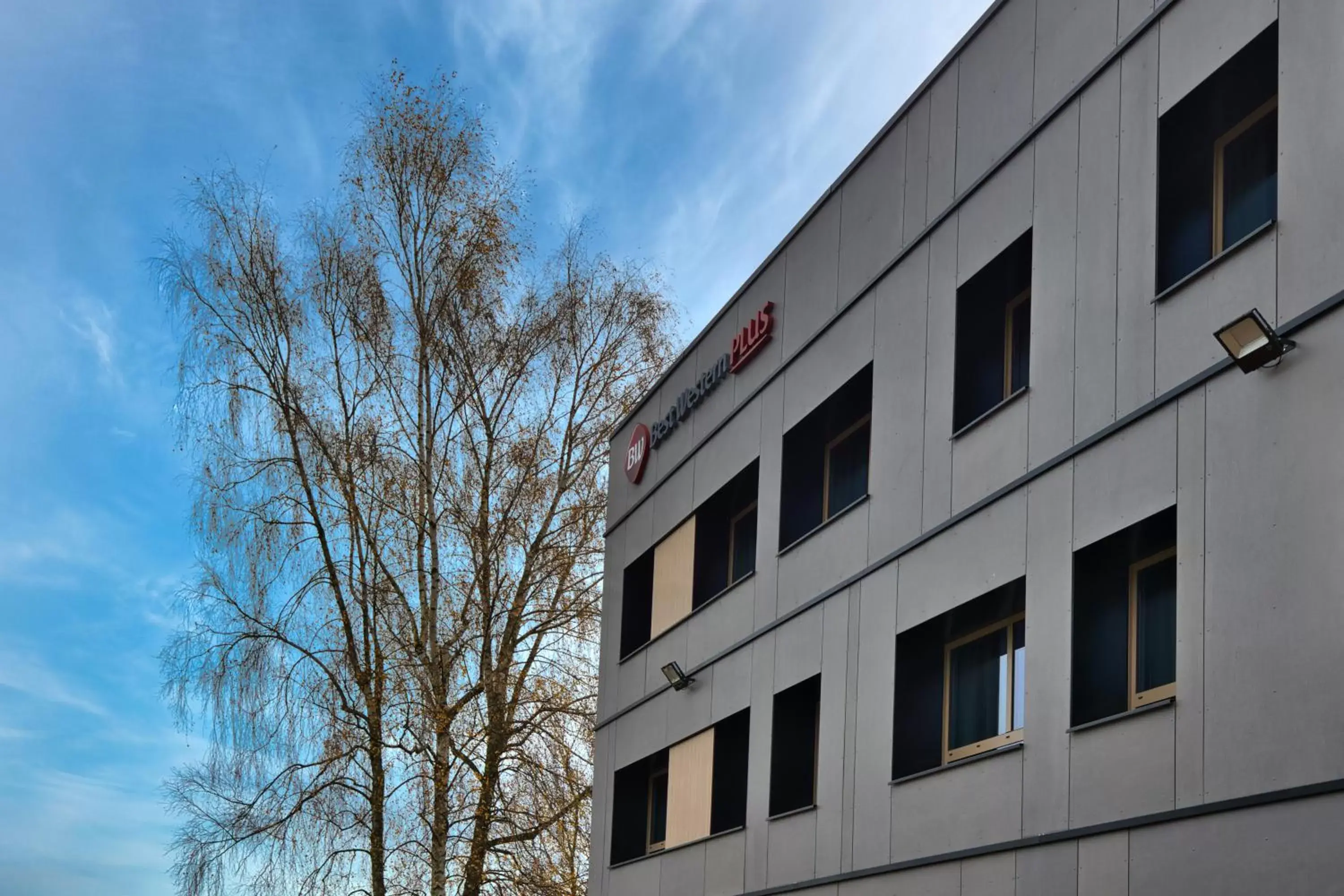 Property building in Best Western Plus Le Conquerant Rouen Nord Property building in Best Western Plus Le Conquerant Rouen Nord