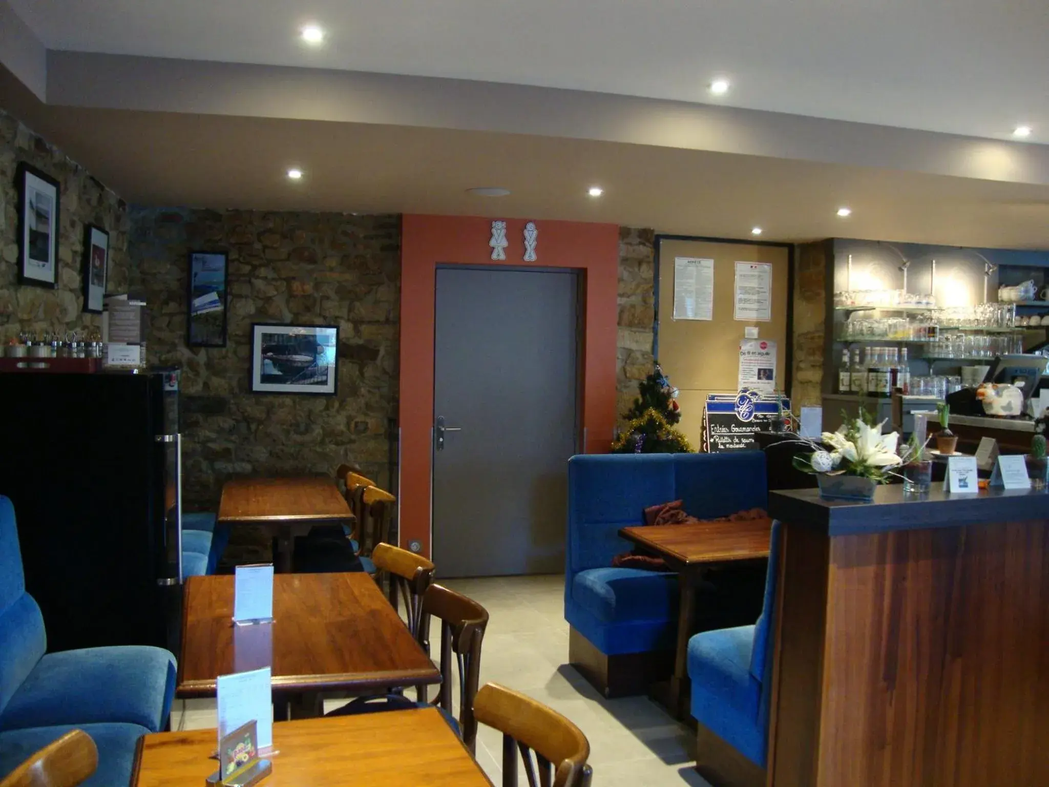 Lounge or bar, Restaurant/Places to Eat in Le Cadoudal