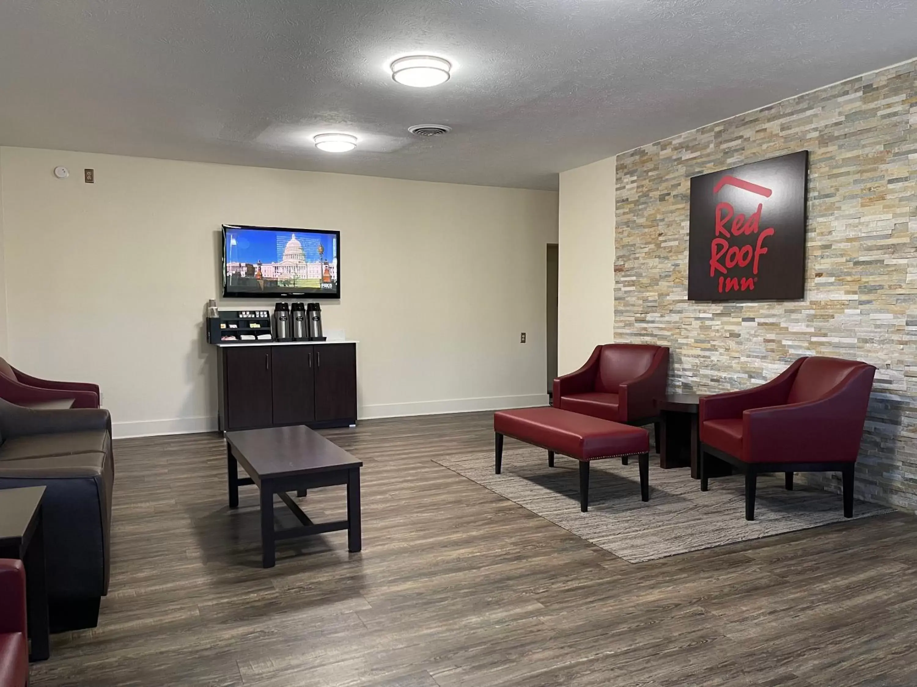 Lobby or reception, Seating Area in Red Roof Inn LaGrange