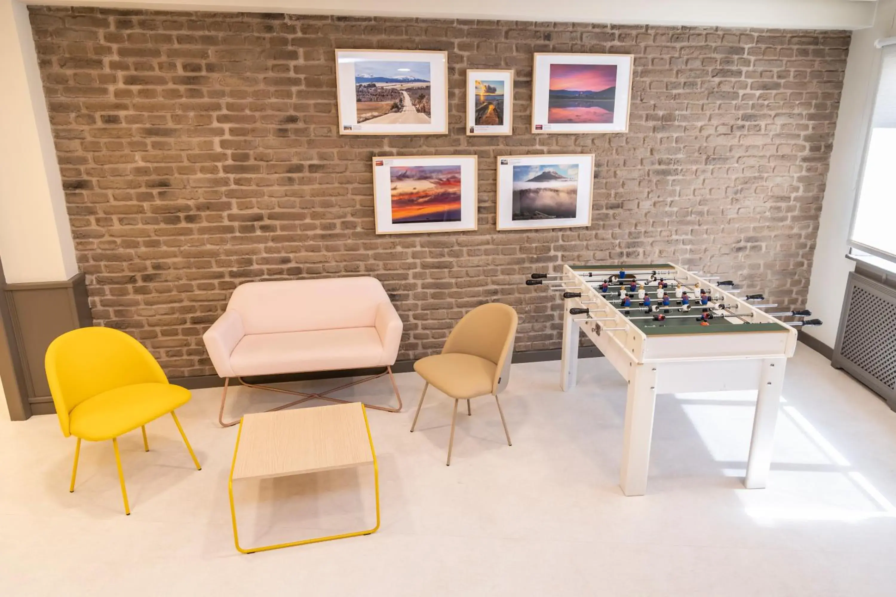 Lounge or bar, Seating Area in Hotel Restaurante Cadosa