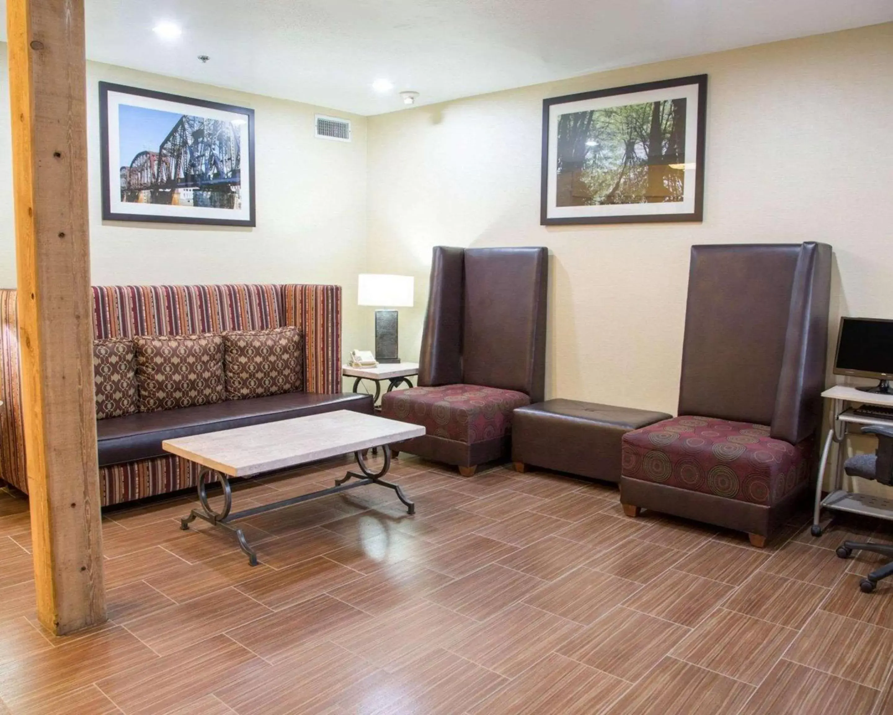 Lobby or reception, Seating Area in Comfort Inn Shreveport I-49