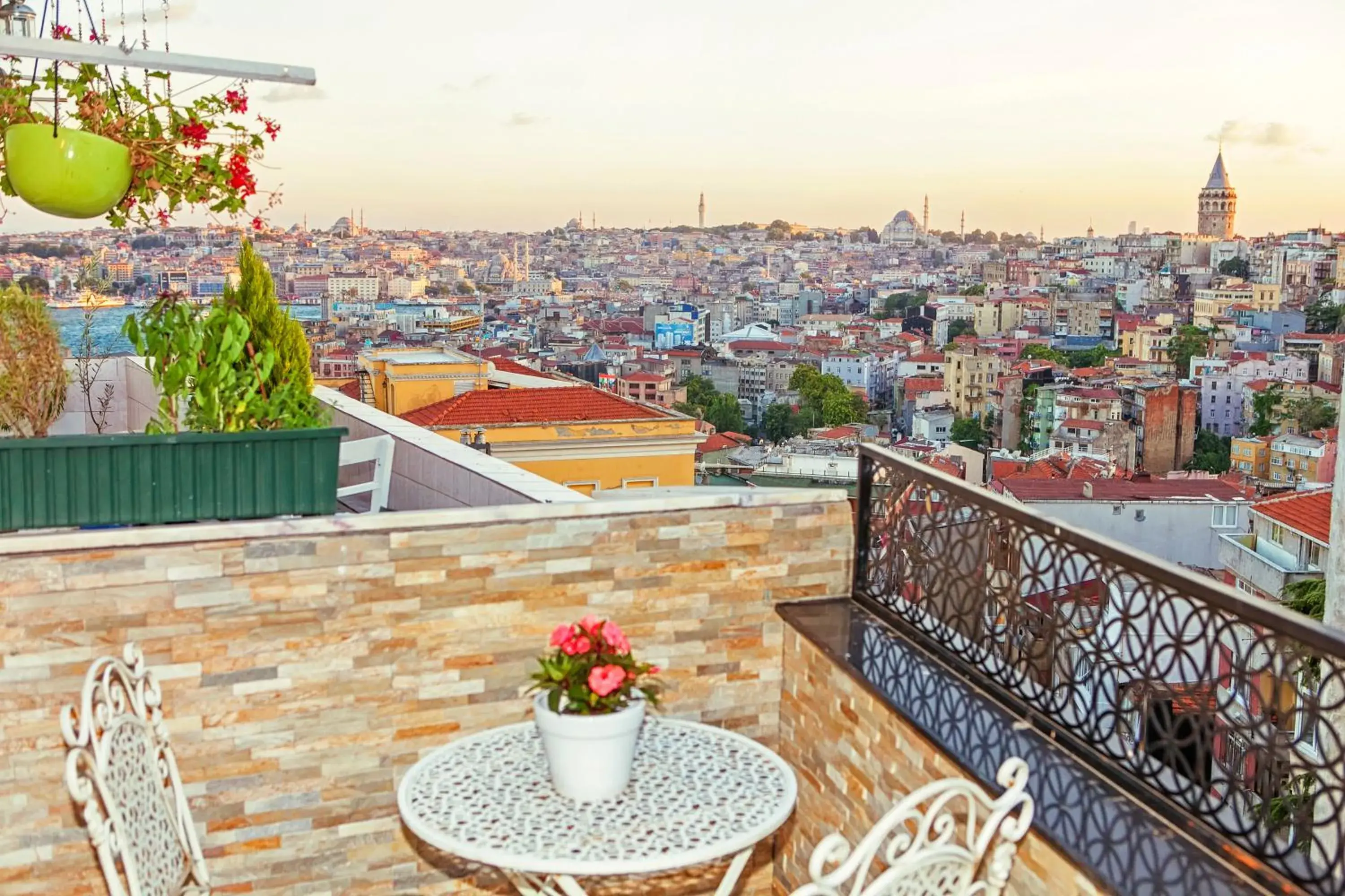 View (from property/room), Balcony/Terrace in MySuite Istanbul Cihangir