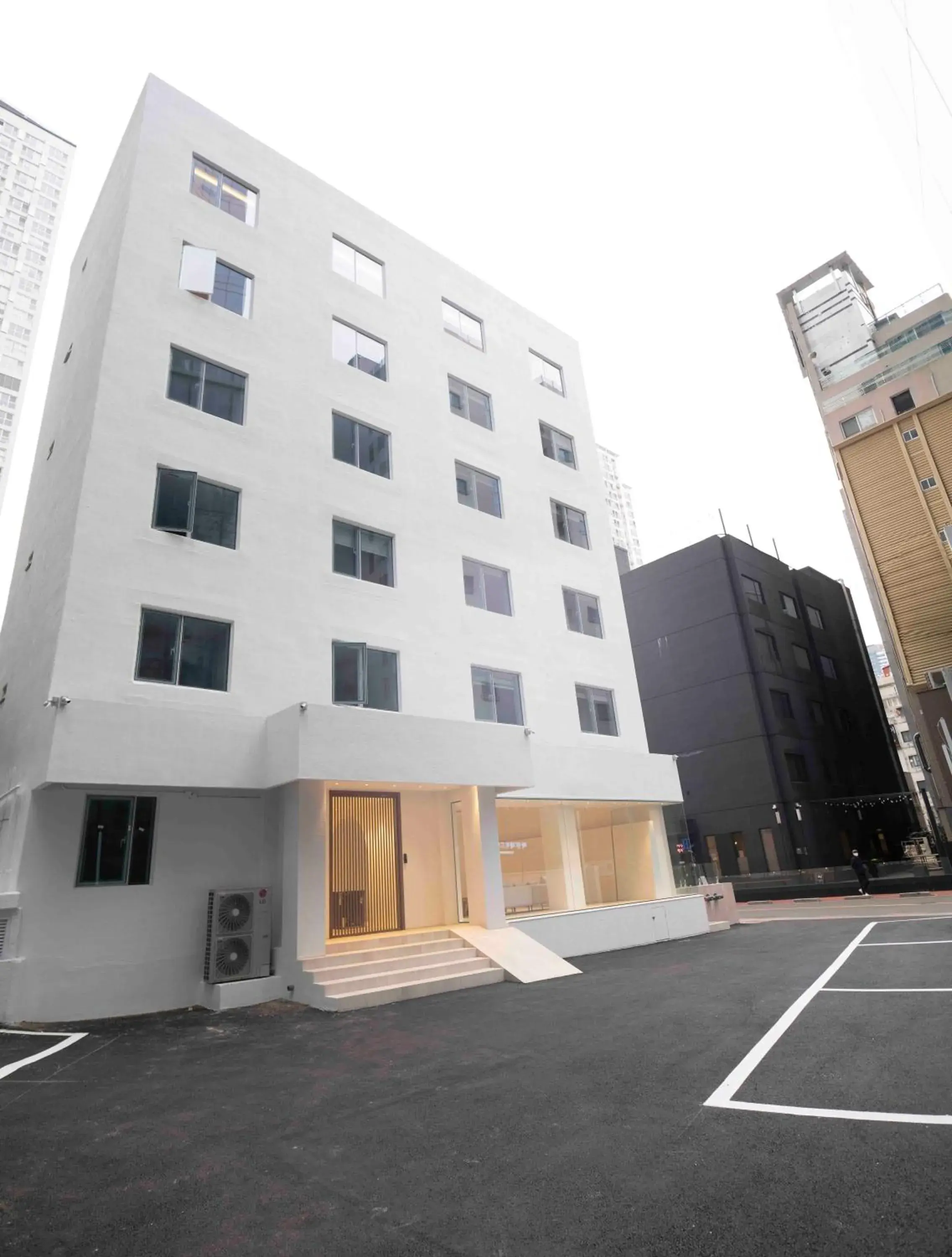 Facade/entrance, Property Building in Canvas Hostel