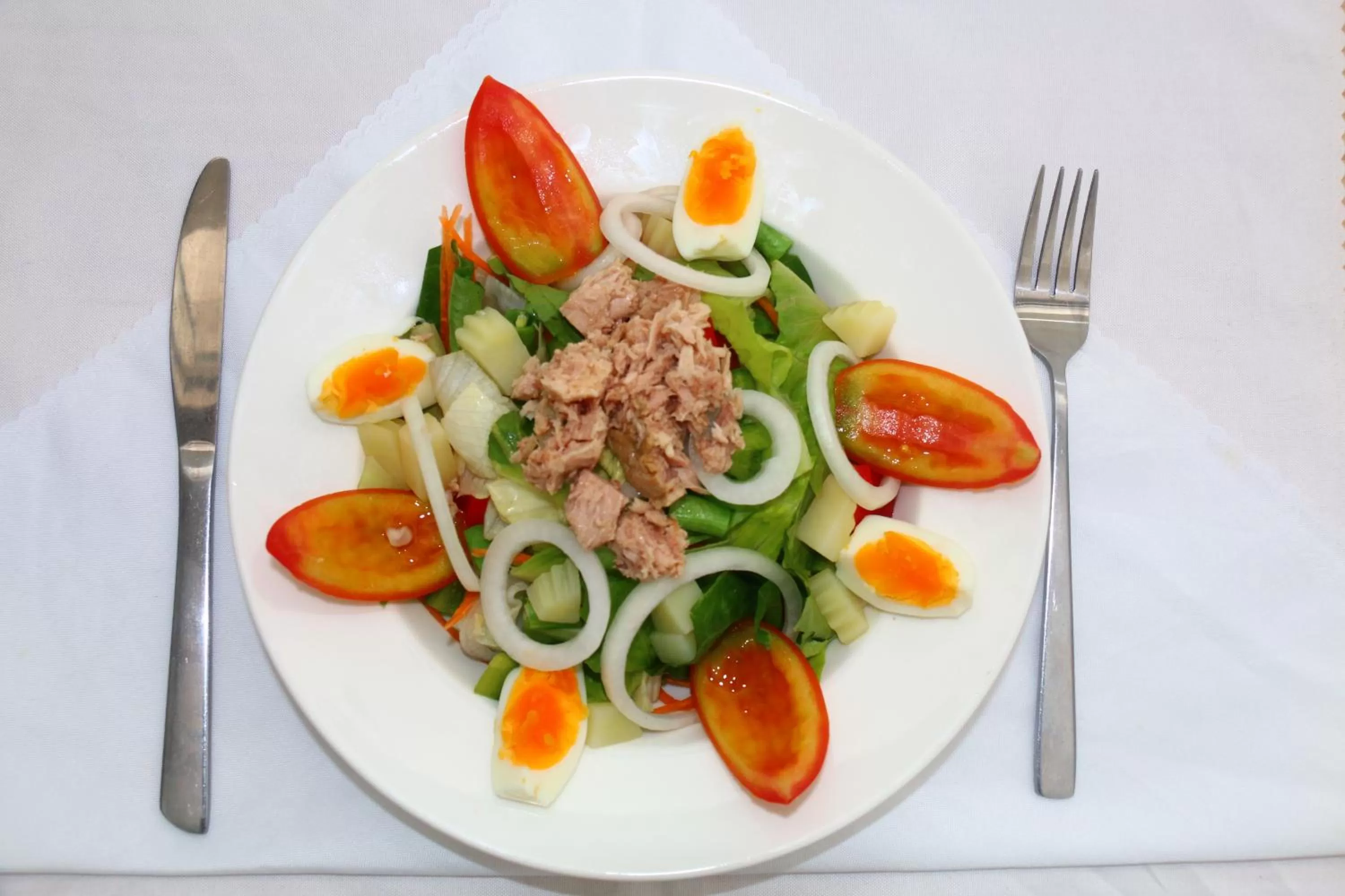 Food and drinks in White Corner Hotel