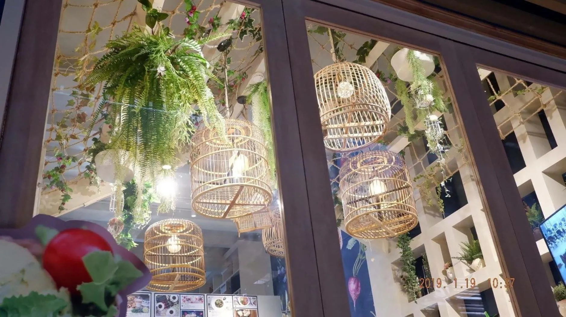 Kinnon Deluxe Hostel Coworking Cafe