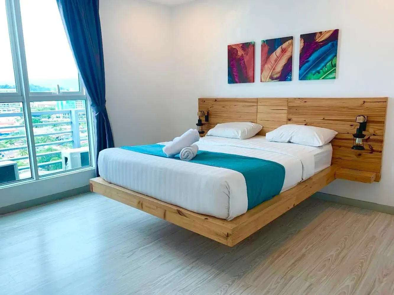 Bed in Sunset Seaview Vacation Condos @ Infinity Avenue