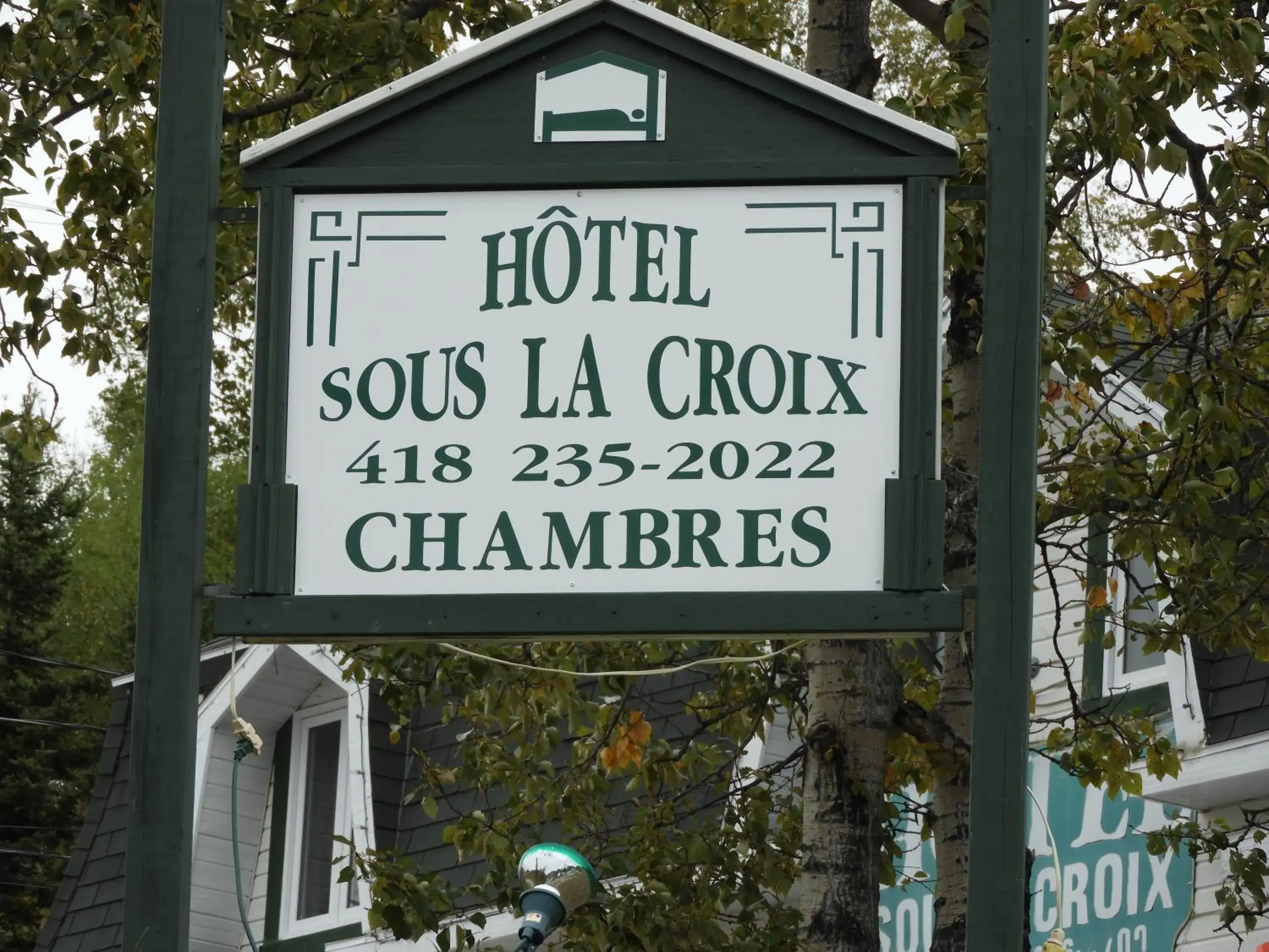 Property Logo/Sign in Hôtel Sous la Croix 152725