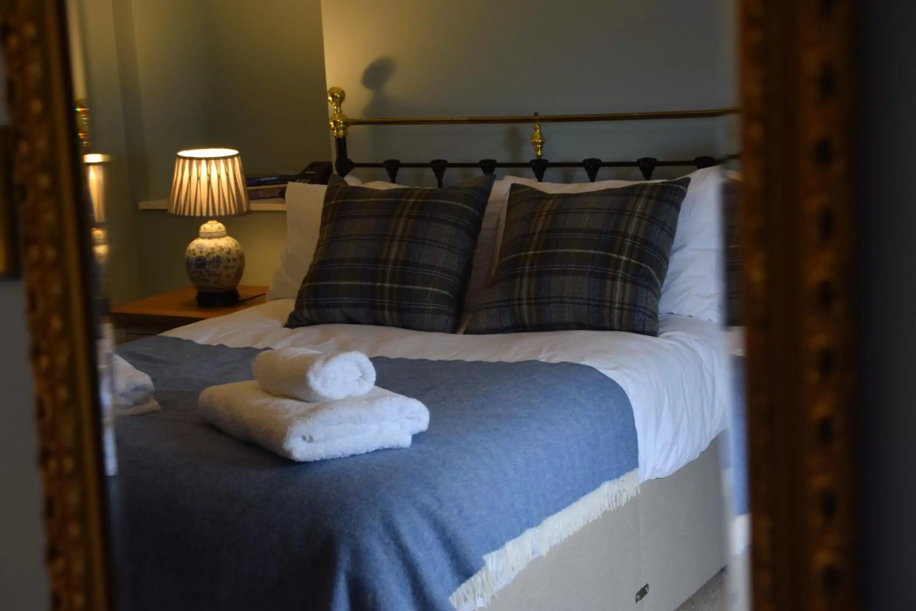 Bed in Saplinbrae Hotel and Lodges