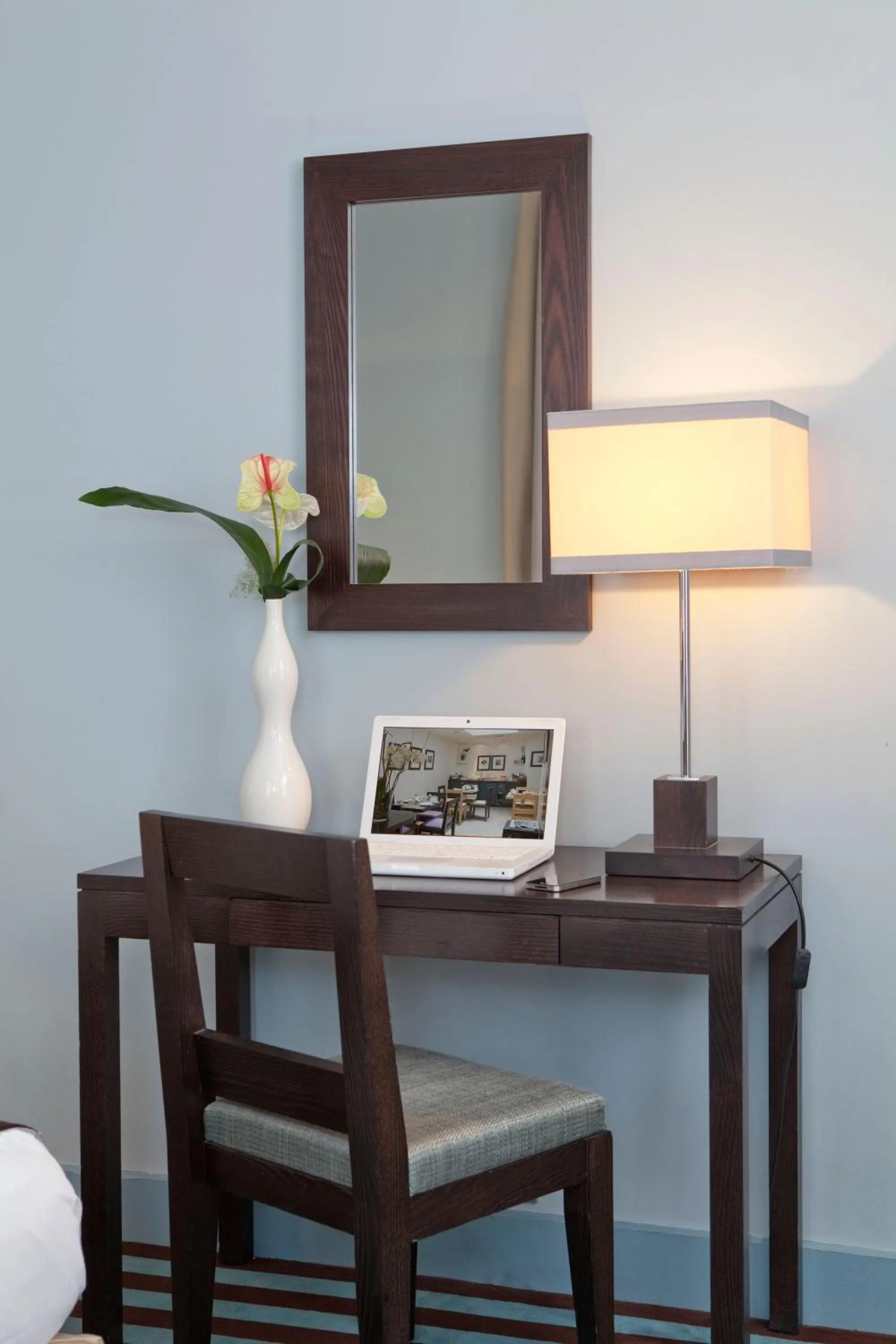 Seating area in Hotel Duret Paris Champs Elysées