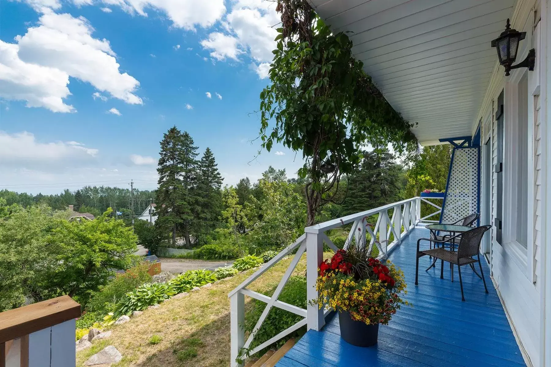 Garden view, Balcony/Terrace in Auberge Fleurs de Lune