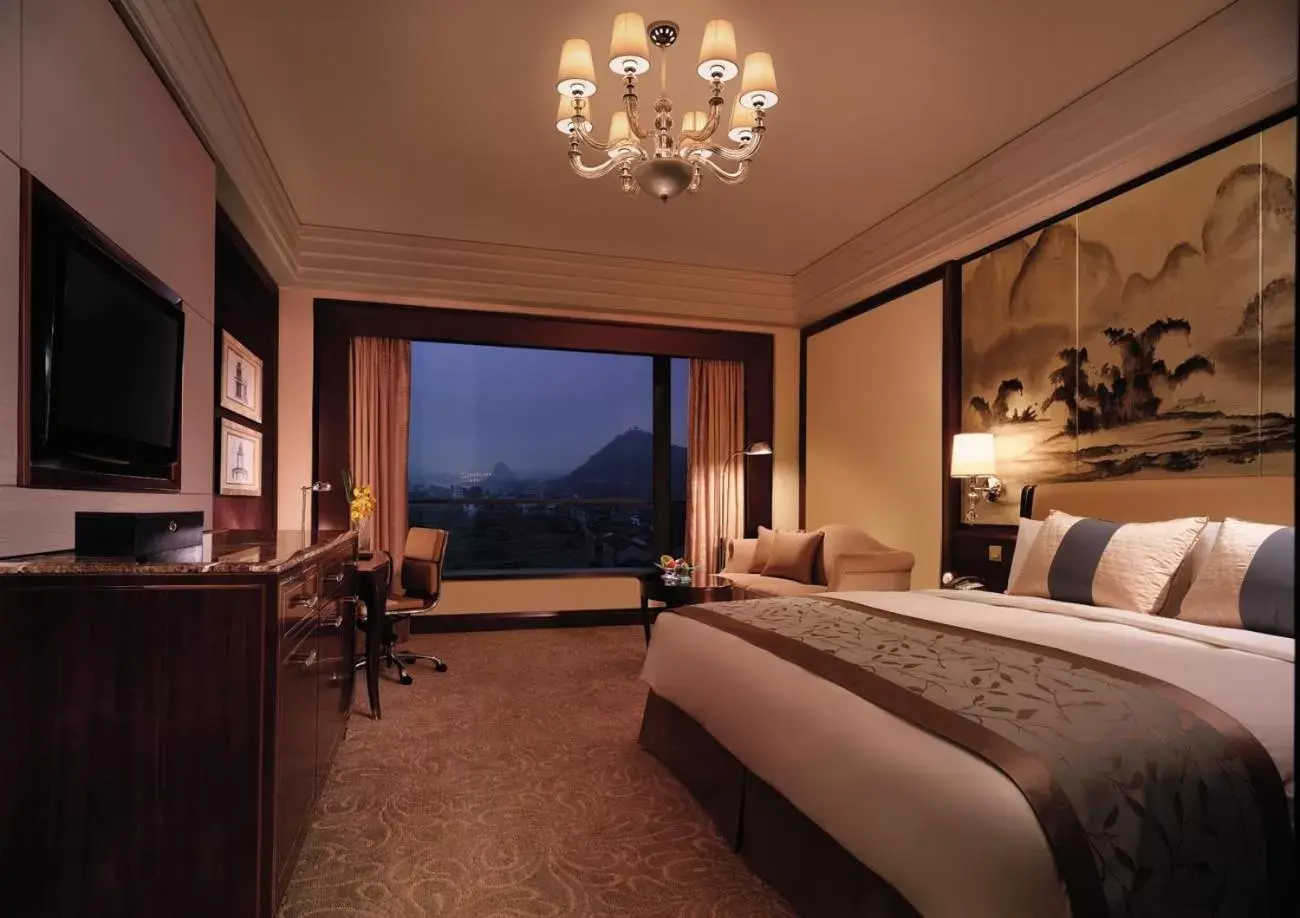 Bedroom in Shangri-La Guilin