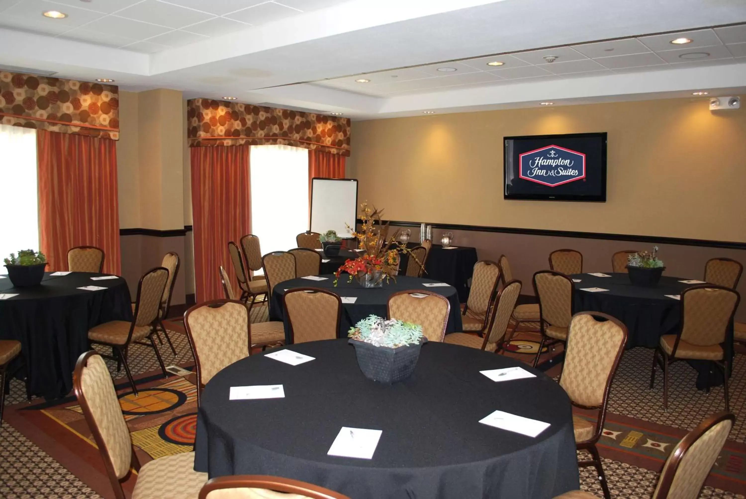 Meeting/conference room, Restaurant/Places to Eat in Hampton Inn & Suites Phoenix/Gilbert