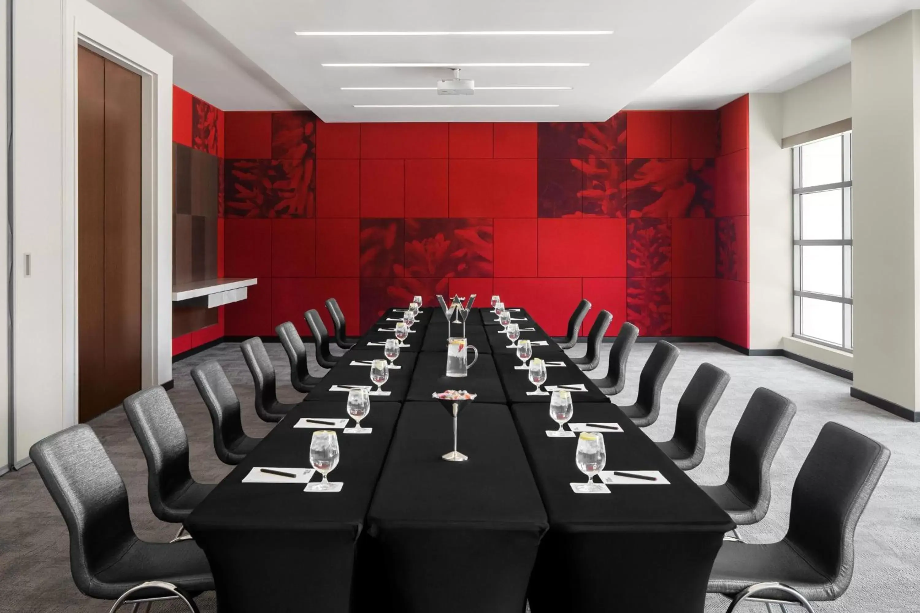 Meeting/conference room in W Scottsdale