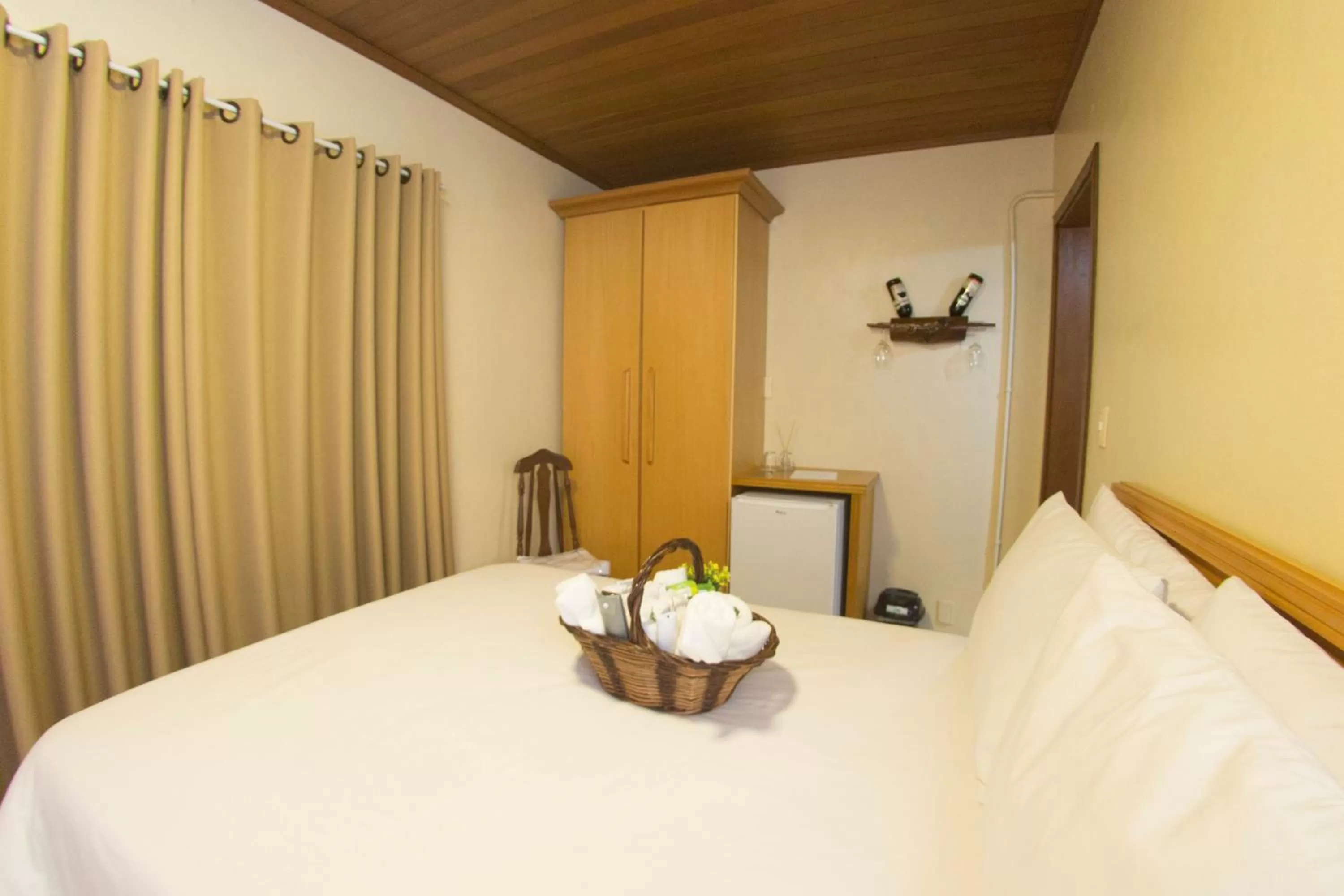 Bed in Pousada Green House by Conrado Vitali