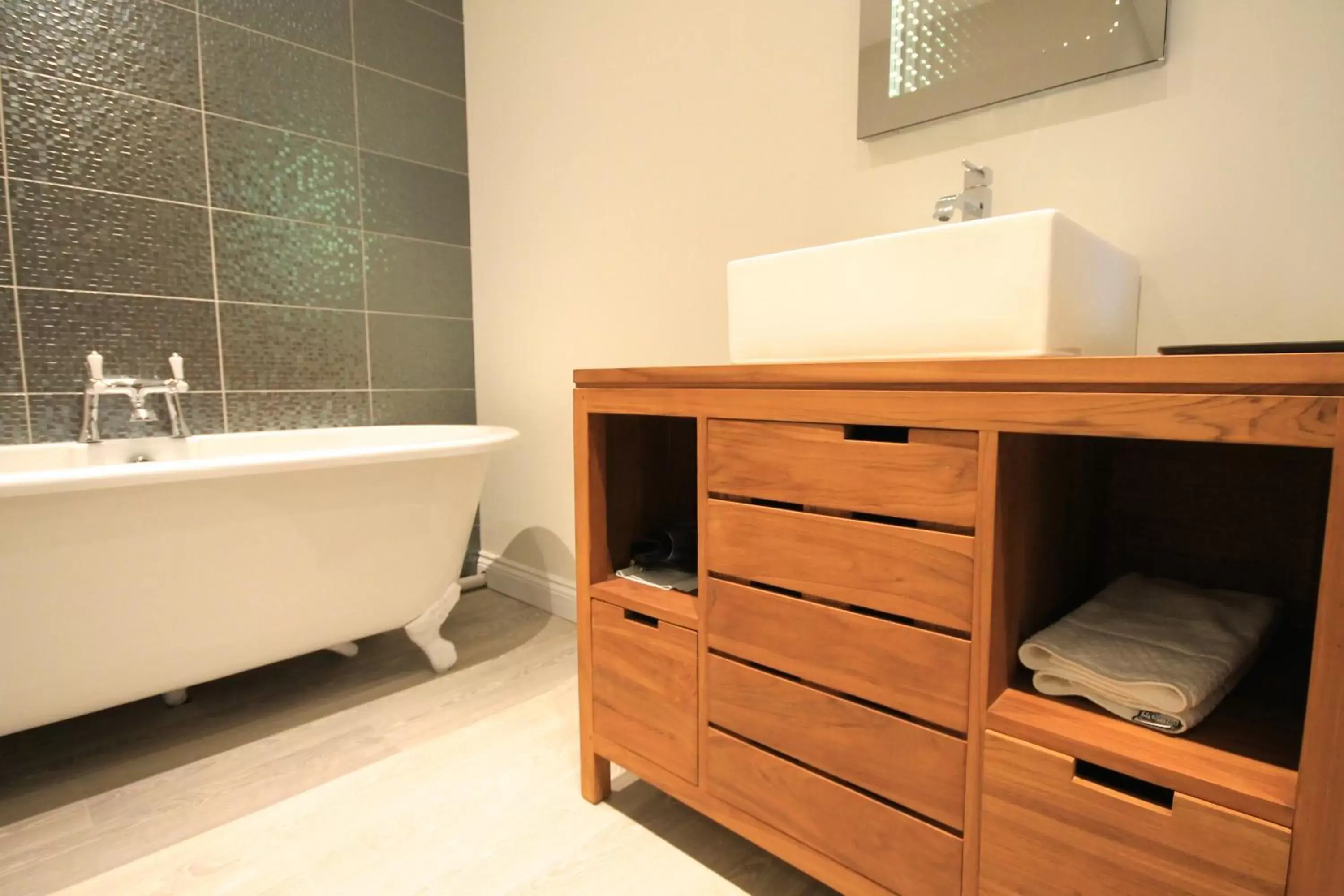 Bathroom in Andover House Hotel & Restaurant - Adults only