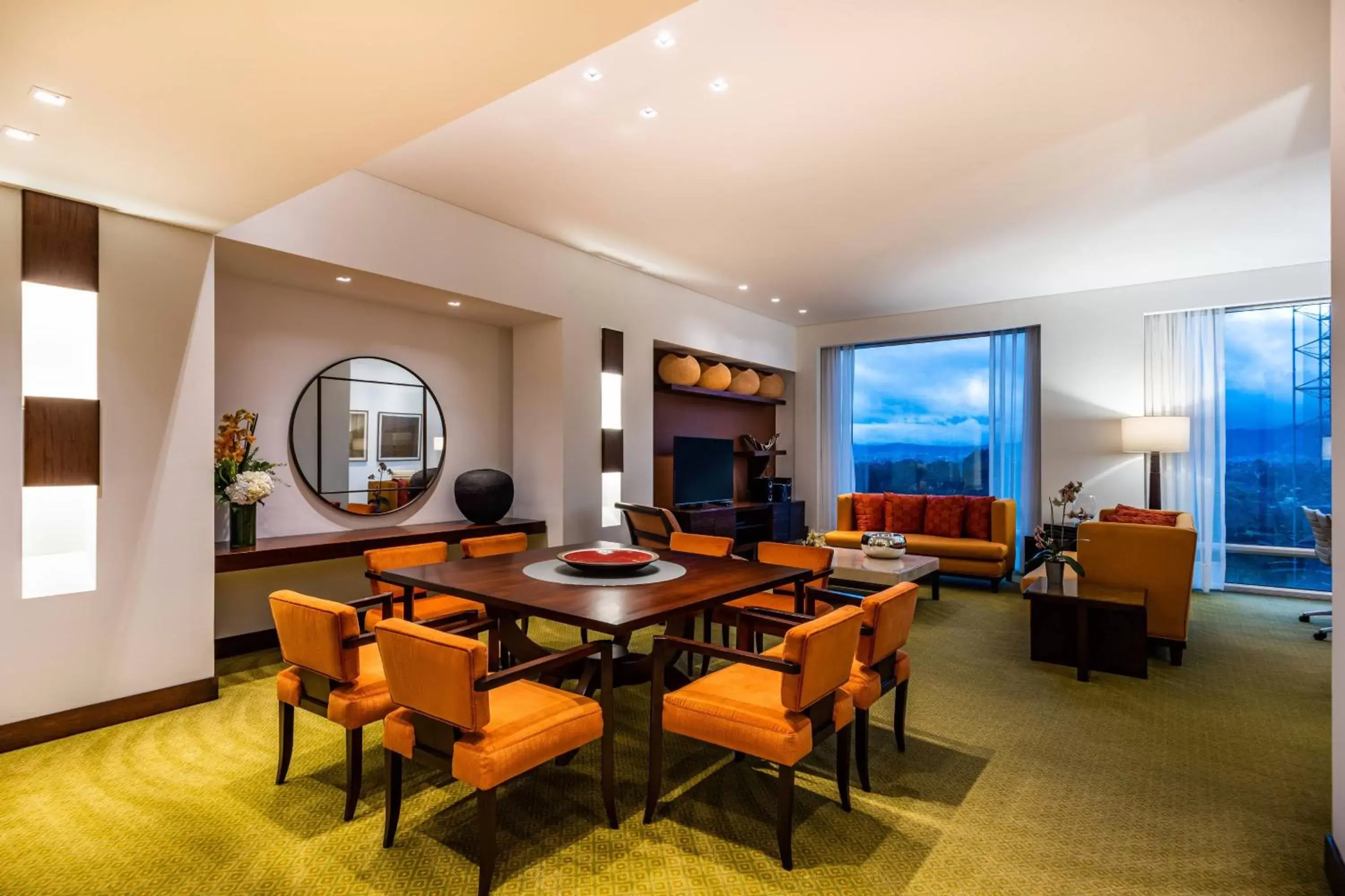 Living room, Dining Area in Bogotá Marriott Hotel