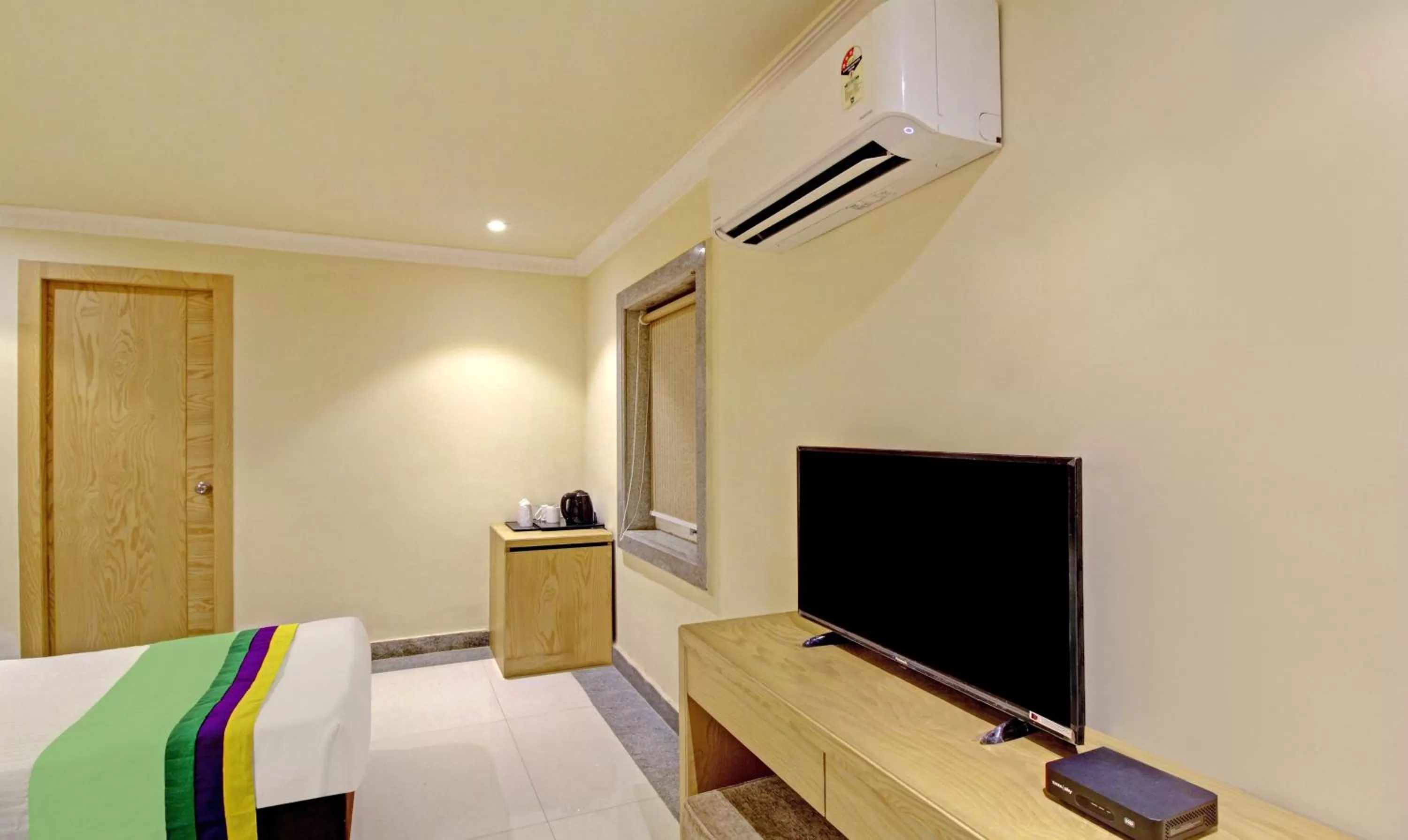 TV and multimedia, Bed in Treebo ASL Prime, Gariahat