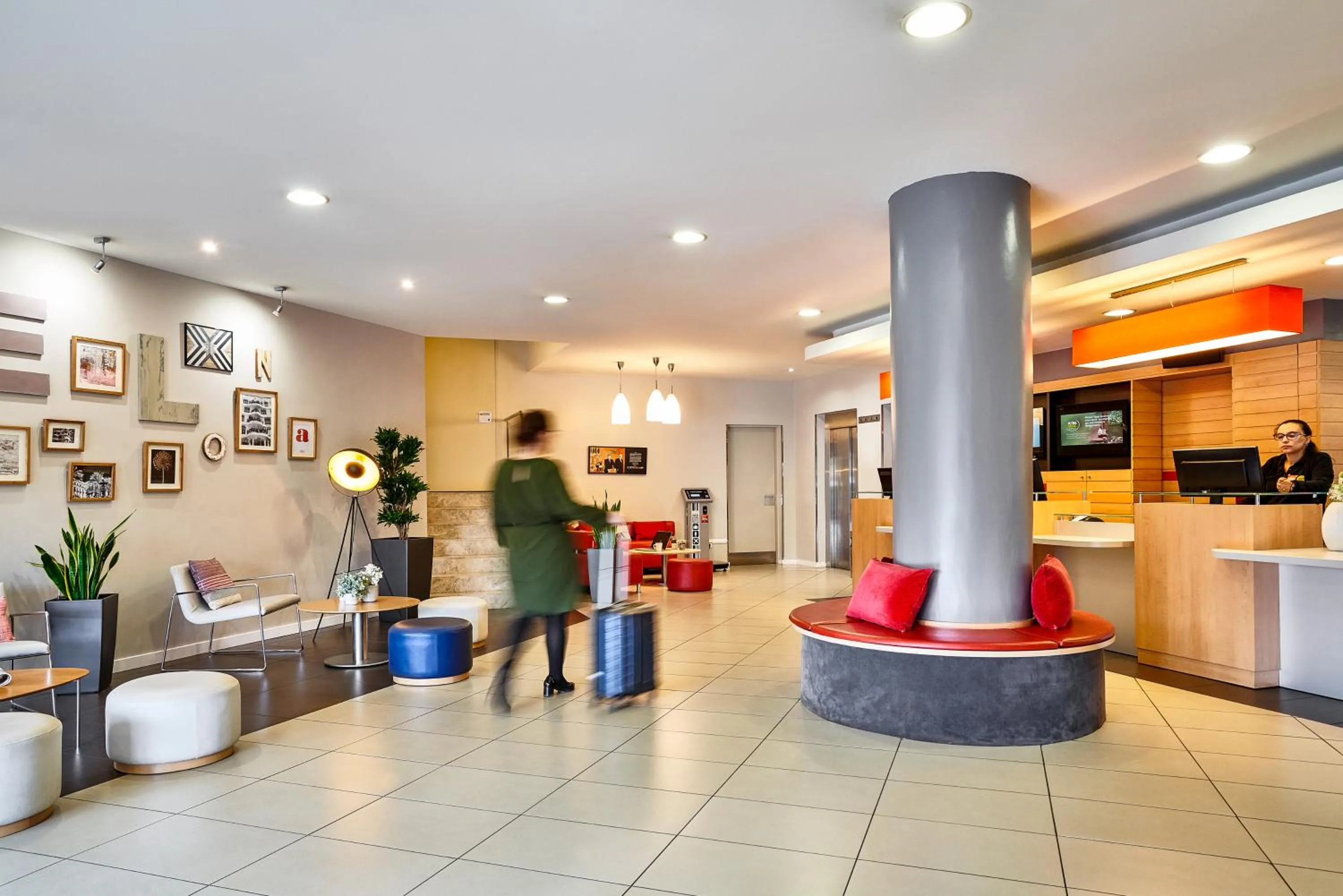Lobby or reception in Ibis Barcelona Meridiana