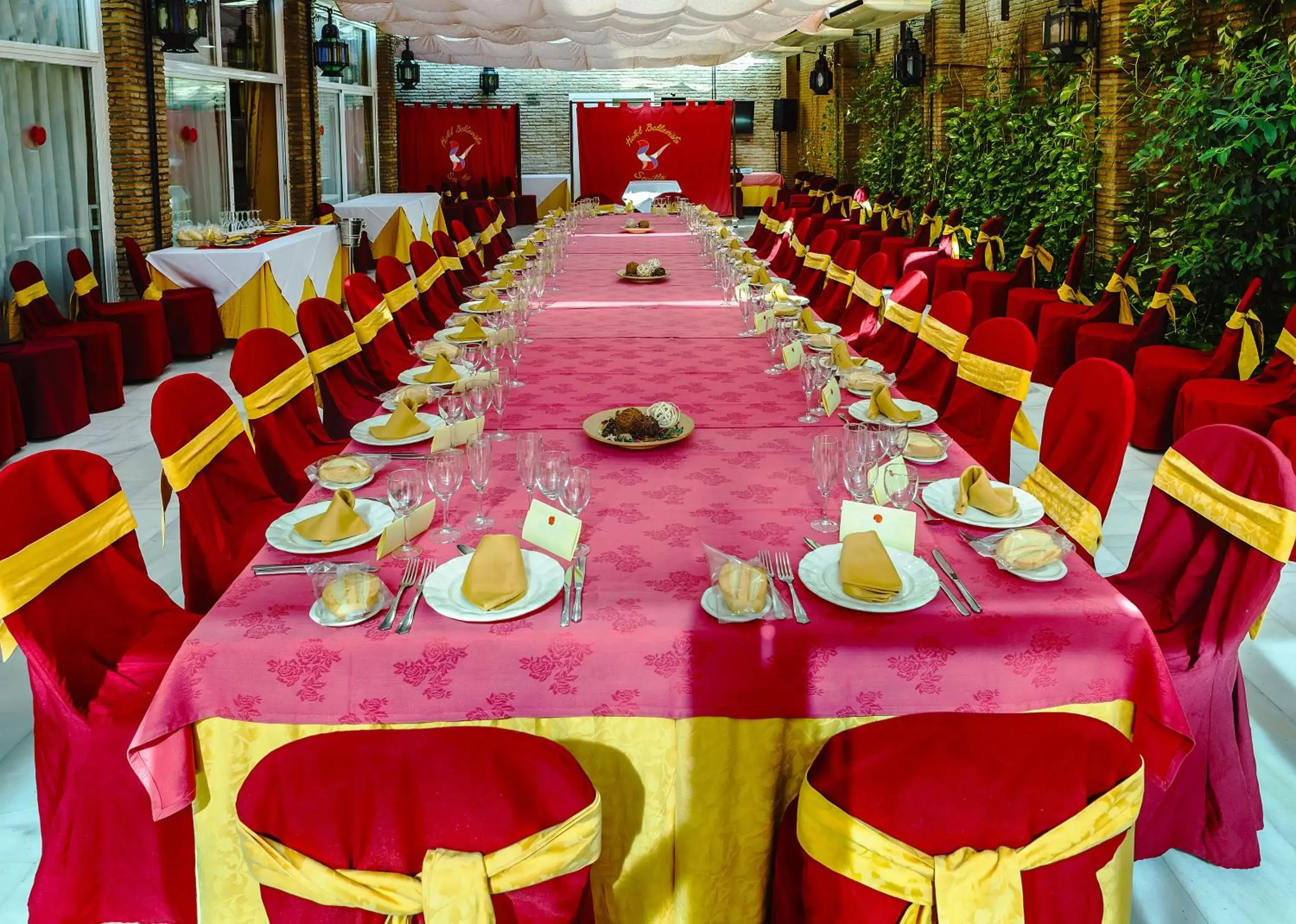 Restaurant/places to eat, Banquet Facilities in Bellavista Sevilla