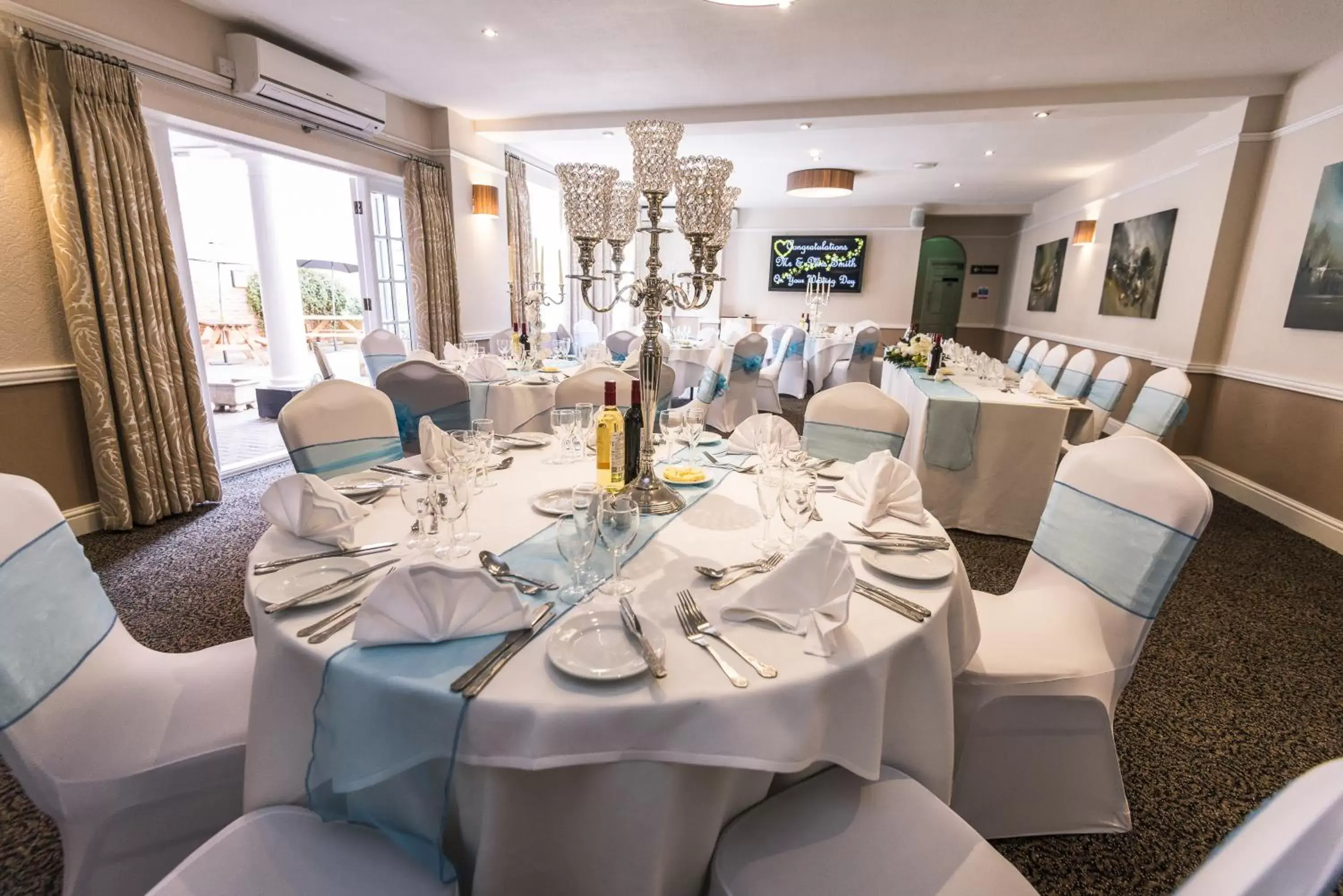 Banquet/Function facilities, Restaurant/Places to Eat in Lion Hotel