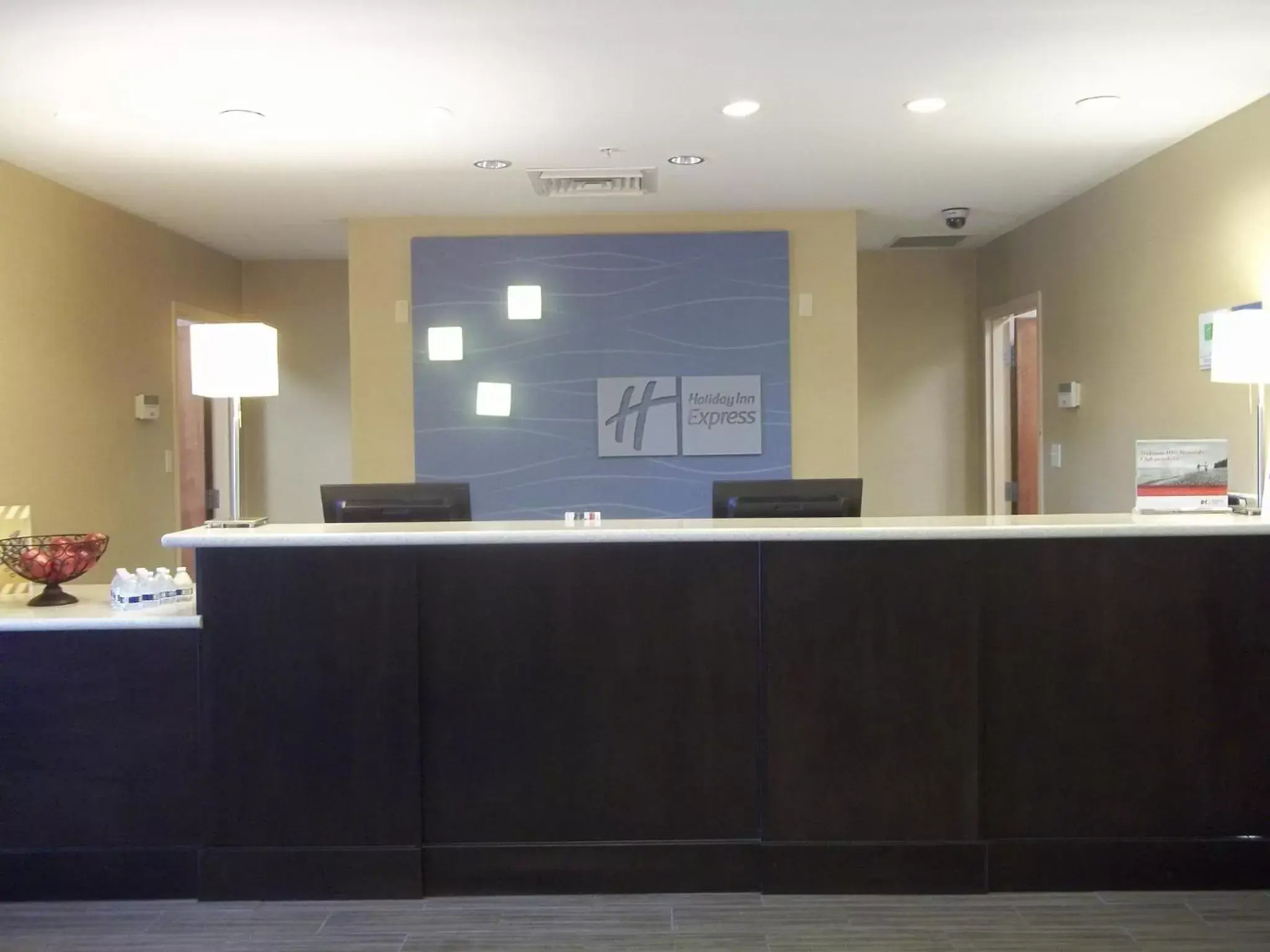 Lobby or reception, Lobby/Reception in Holiday Inn Express and Suites Winchester, an IHG Hotel