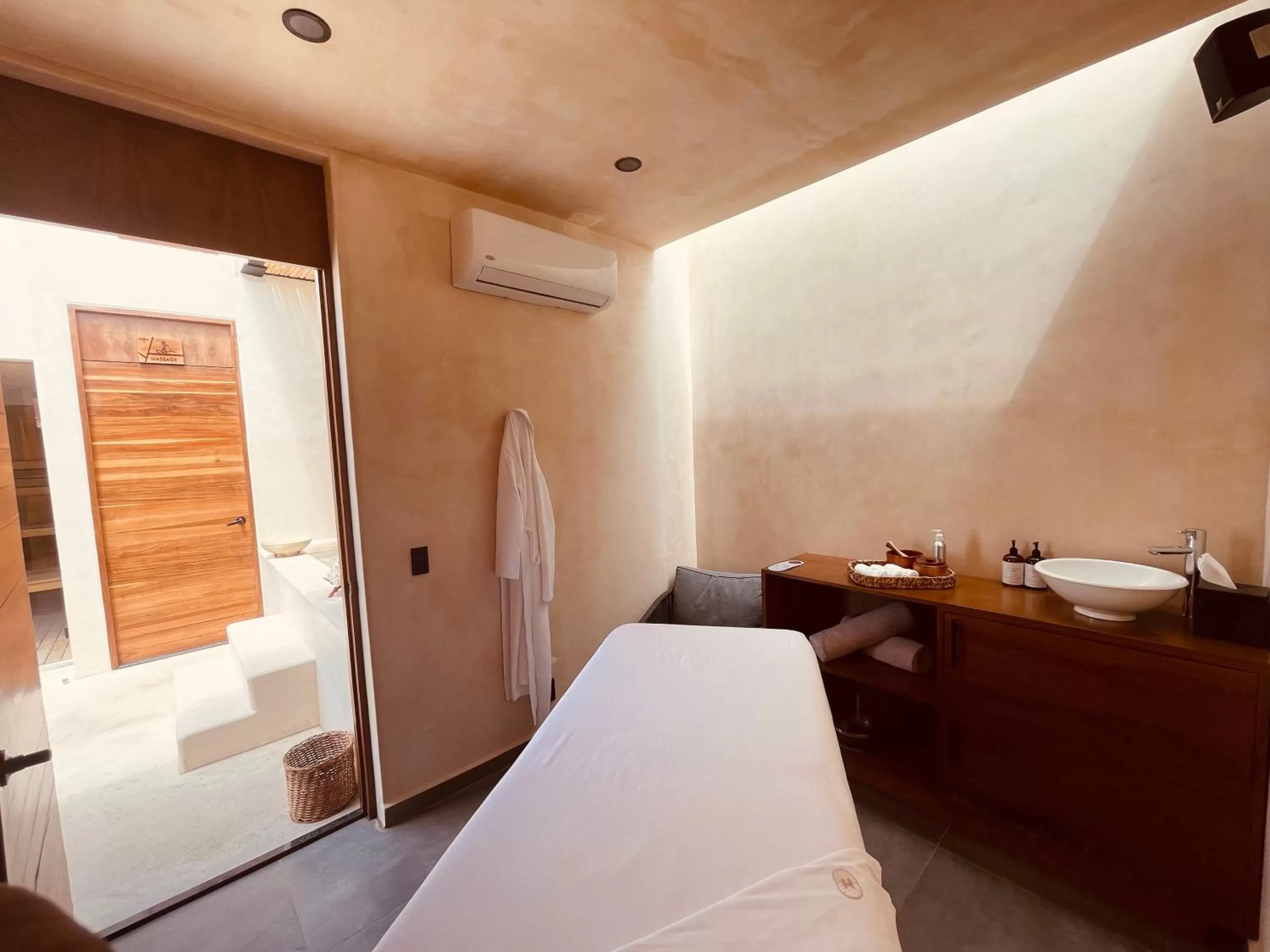 Spa and wellness centre/facilities, Bed in Hive Cancun by G Hotels