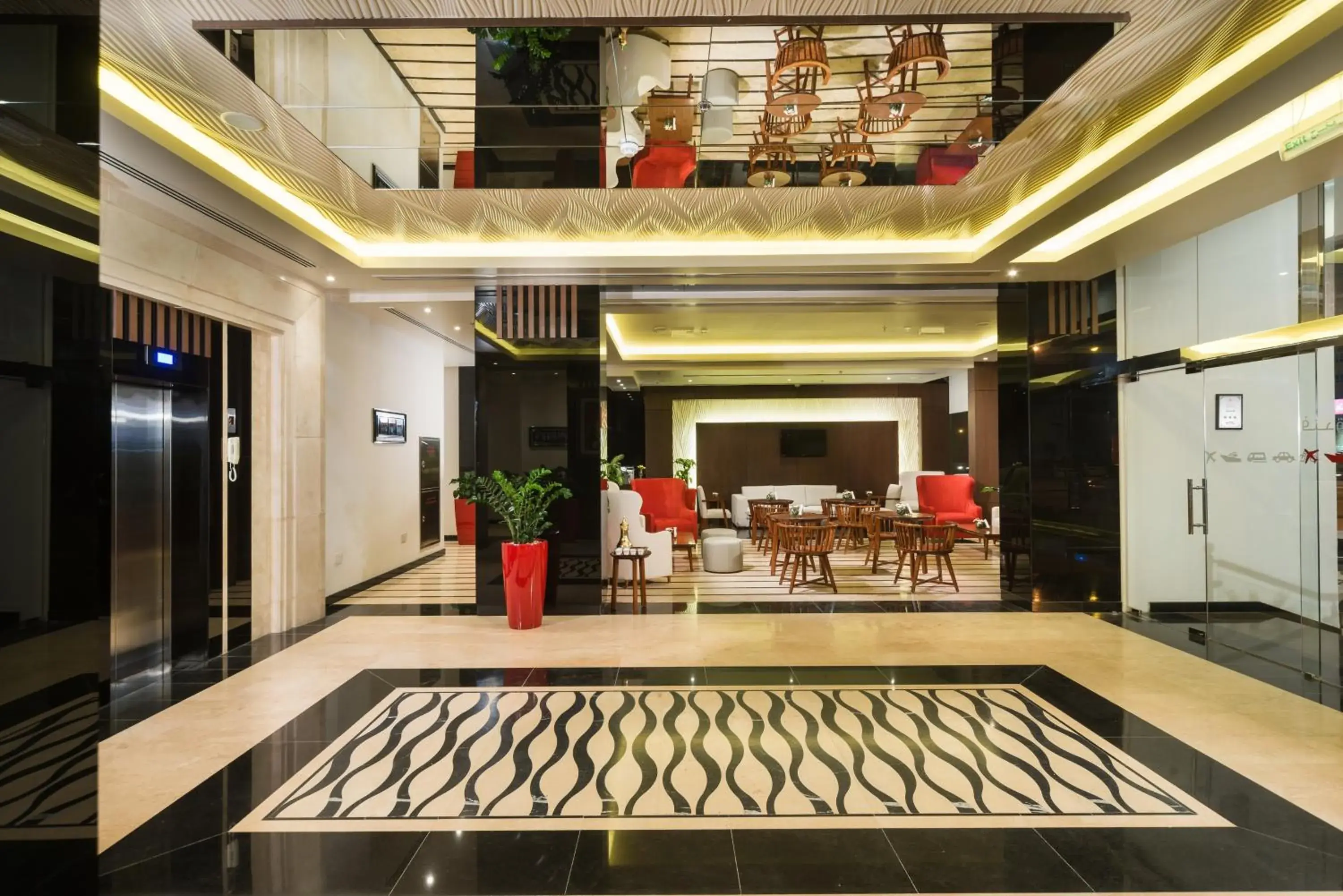 Lobby or reception in IntercityHotel Salalah by Deutsche Hospitality