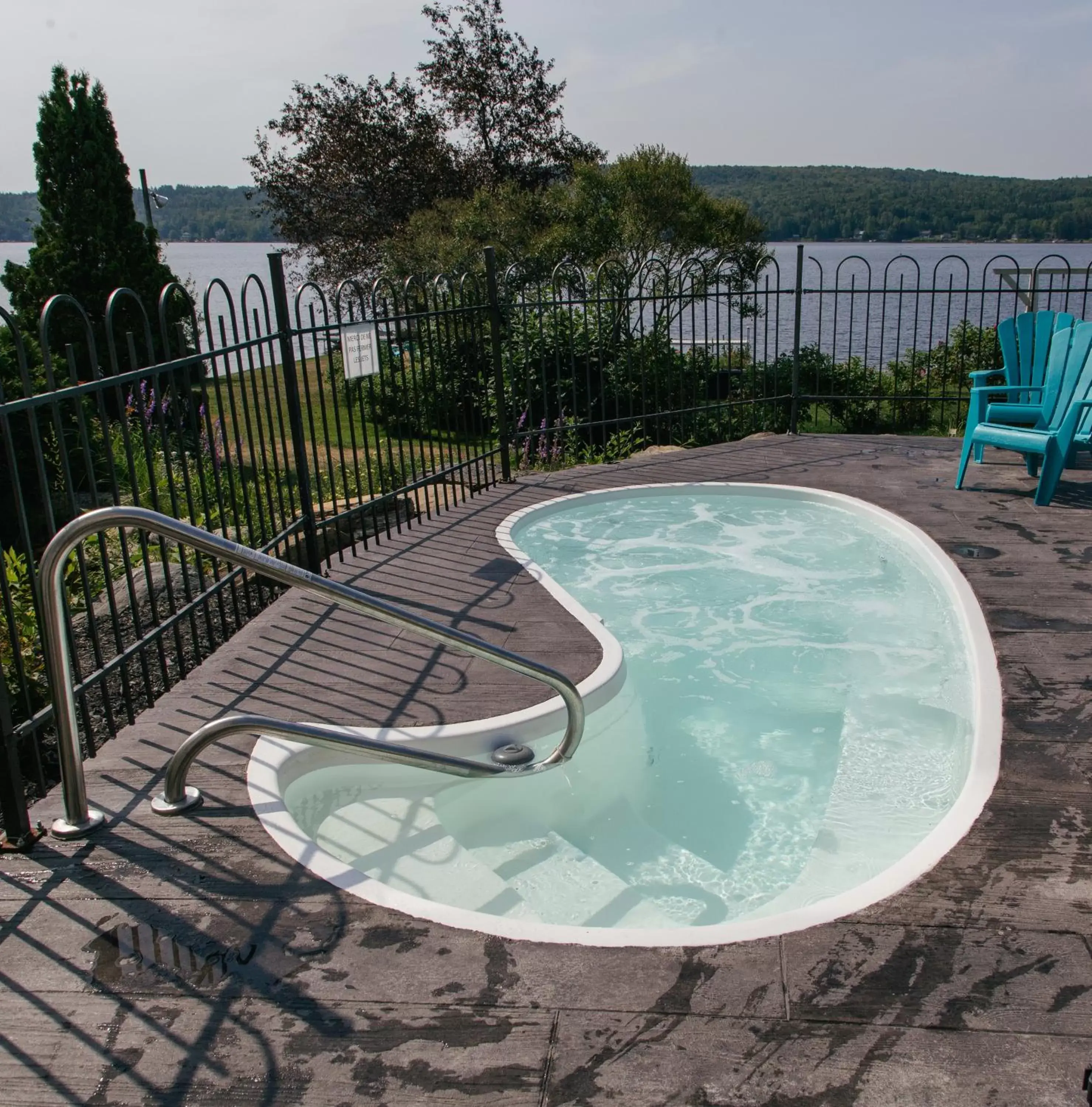 Spa and wellness centre/facilities, Swimming Pool in Manoir Lac-Etchemin