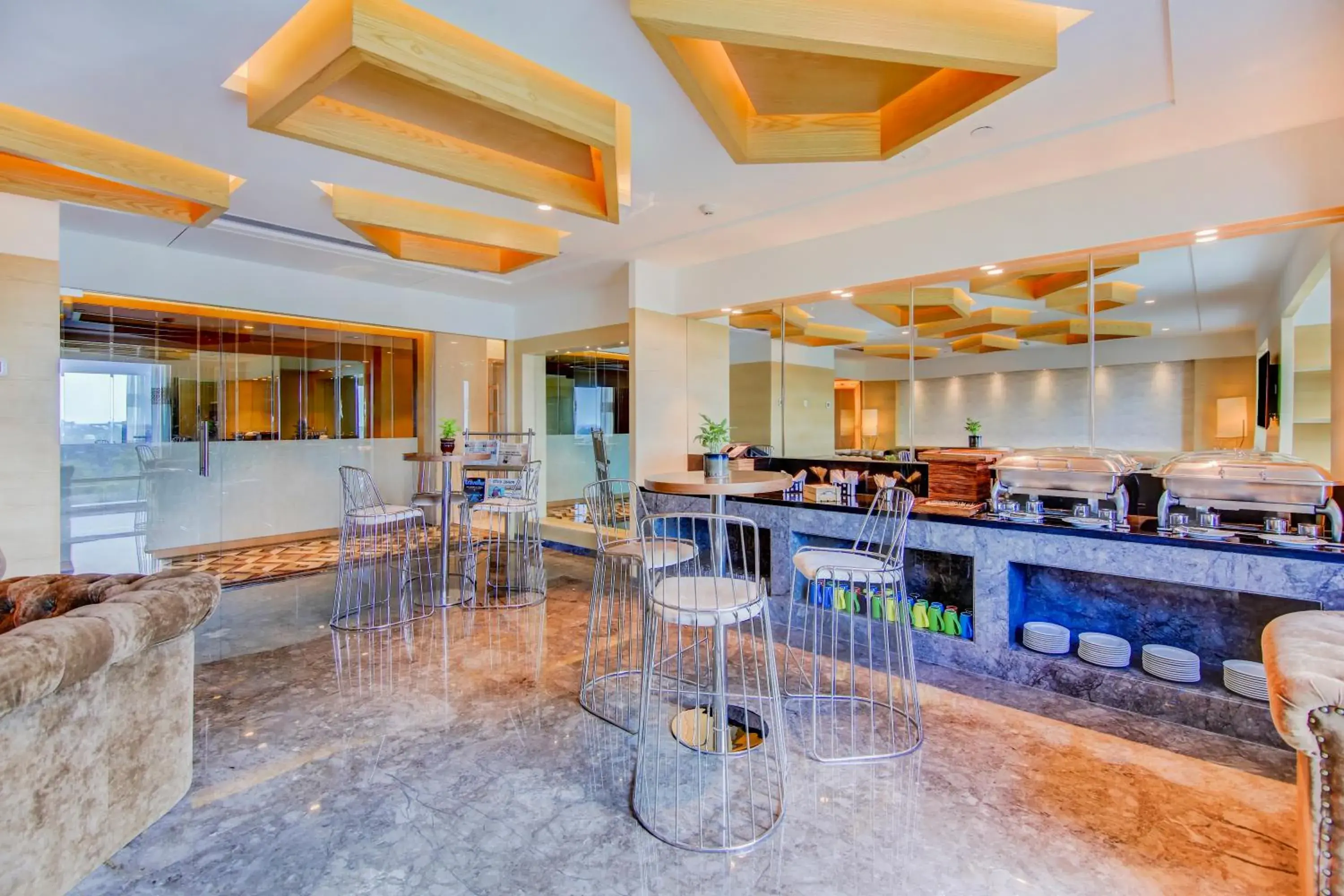 Lounge or bar, Restaurant/Places to Eat in Radisson Blu Gorakhpur