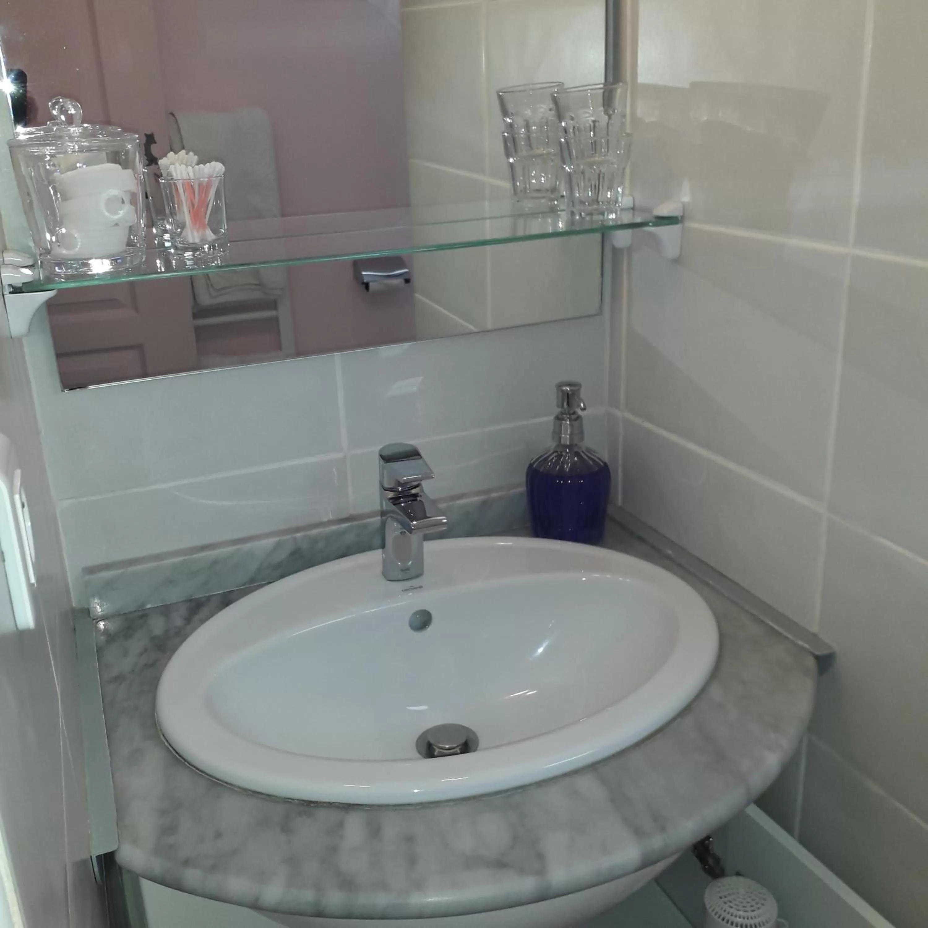 Bathroom in Vents d'Anges