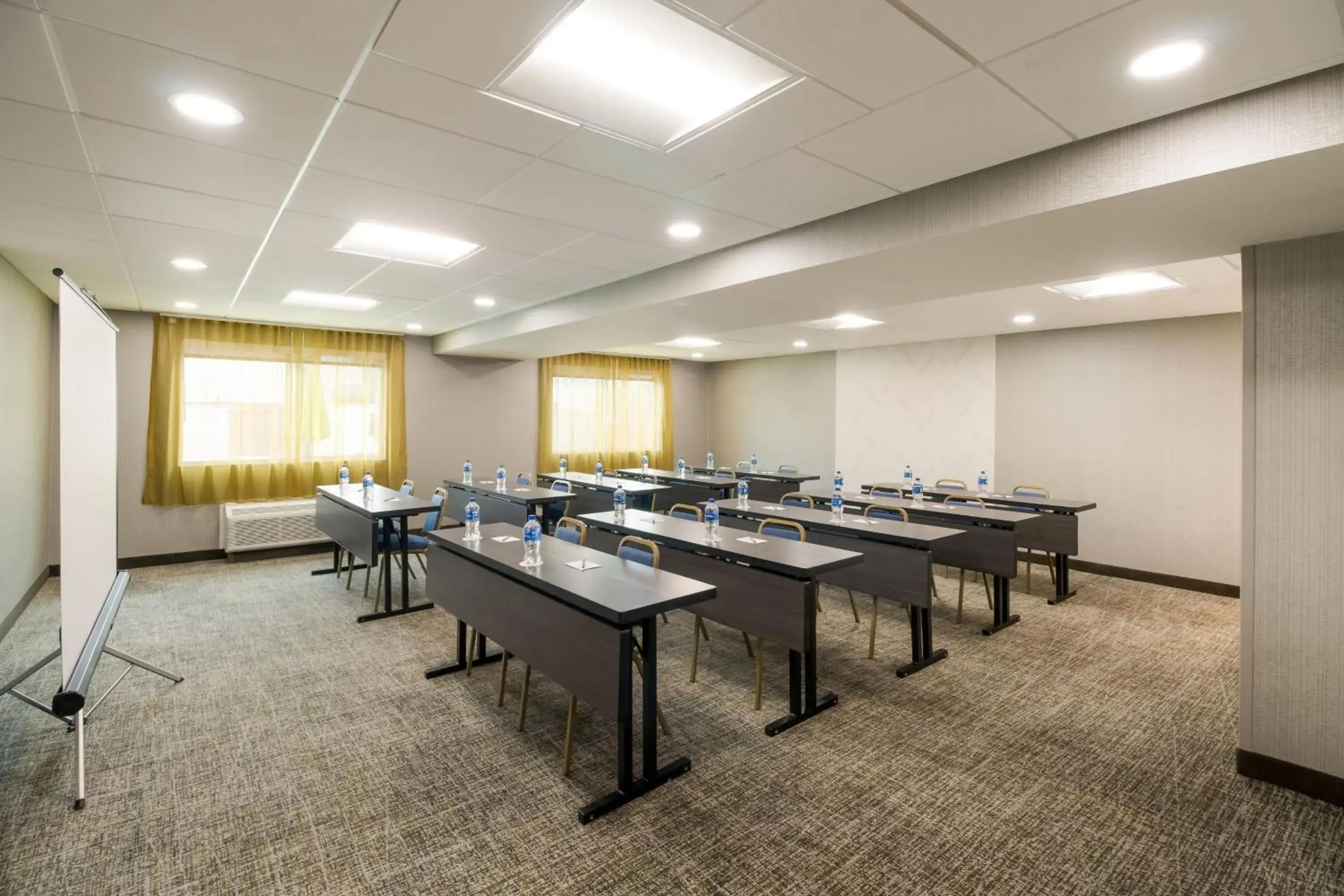 Meeting/conference room in SpringHill Suites by Marriott Dallas NW Highway at Stemmons / I-35East