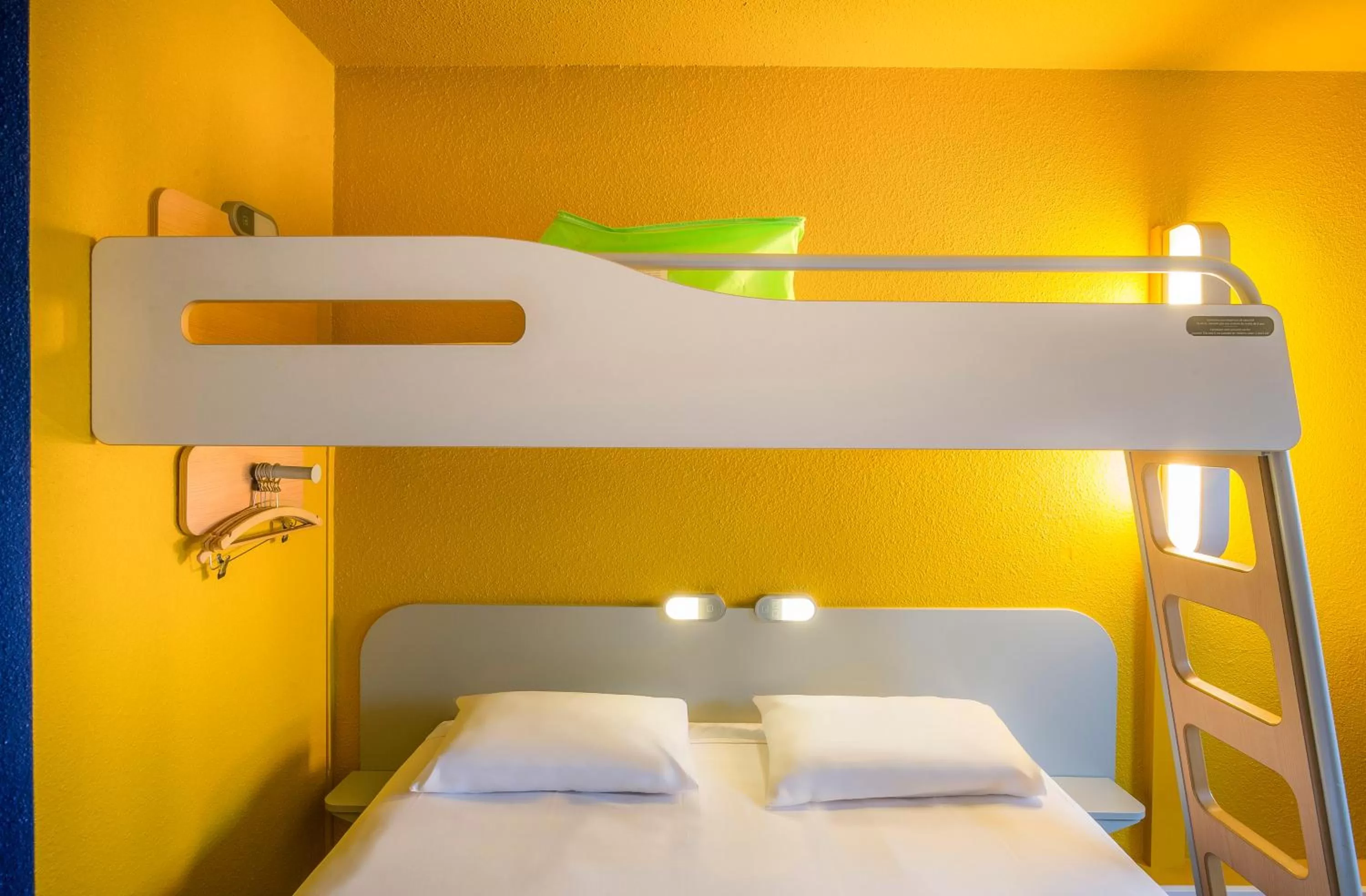 Bathroom, Bed in ibis budget Fontainebleau Avon