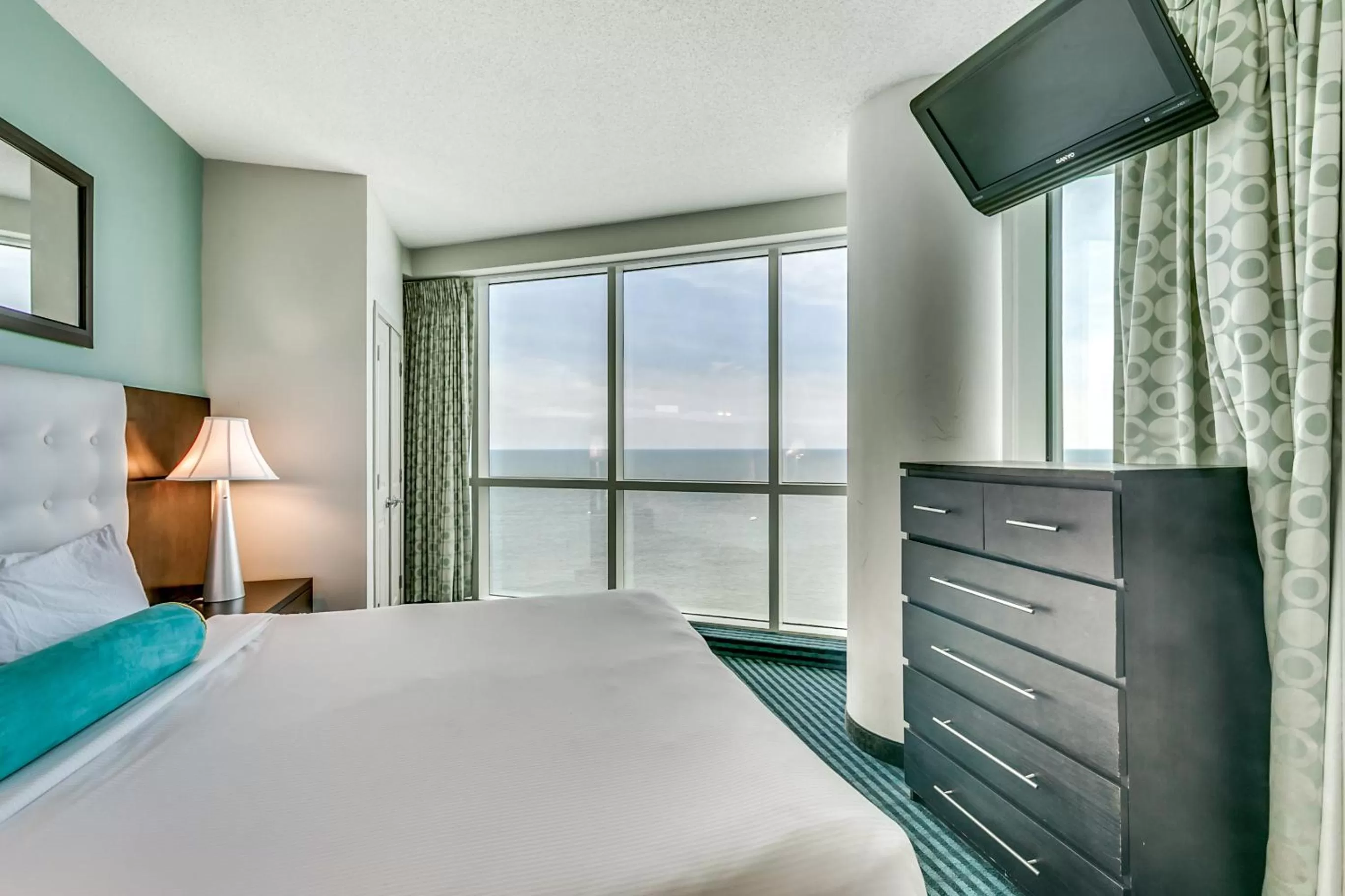 Bed in Oceans One Resort