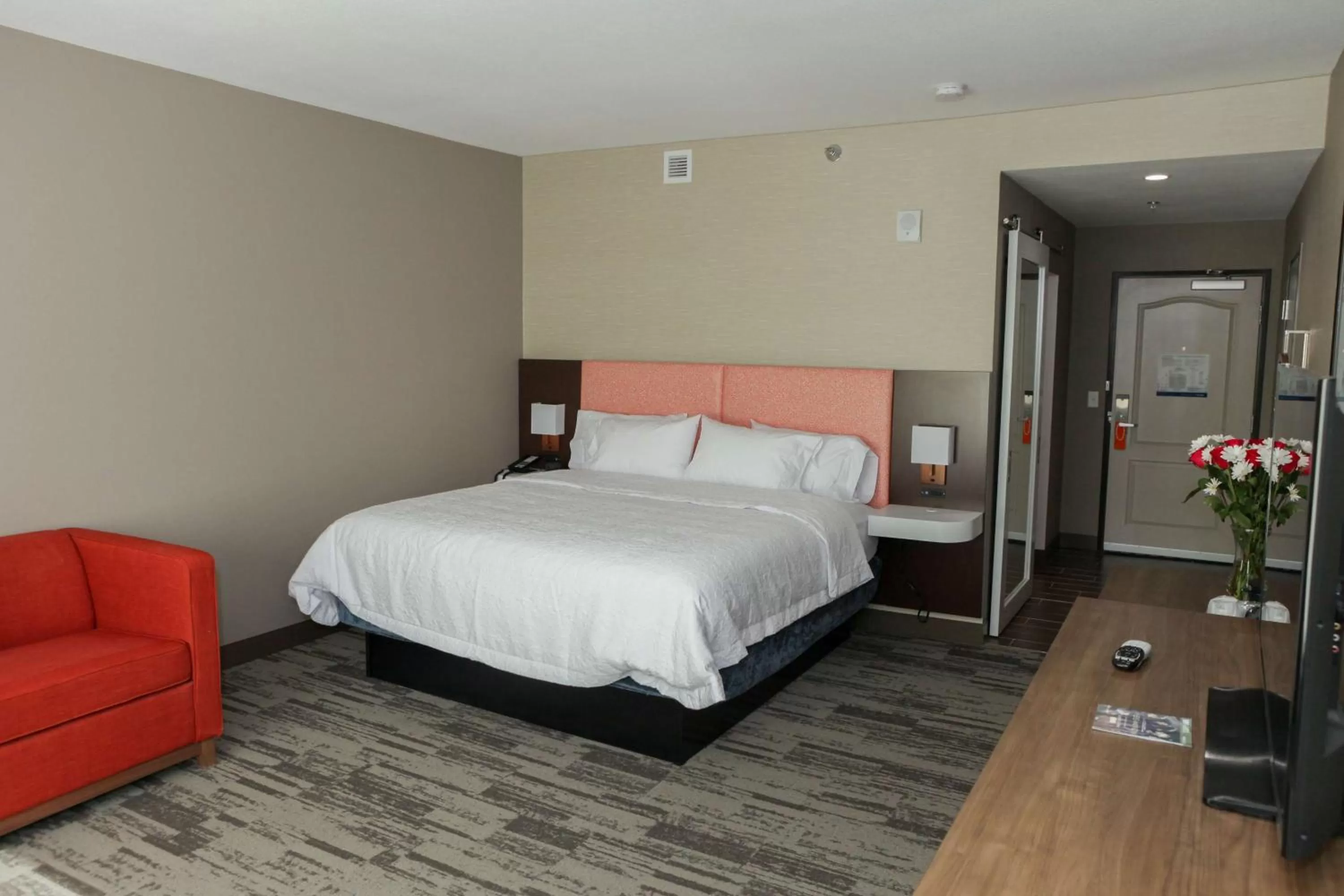 Bedroom, Bed in Hampton Inn & Suites Lafayette