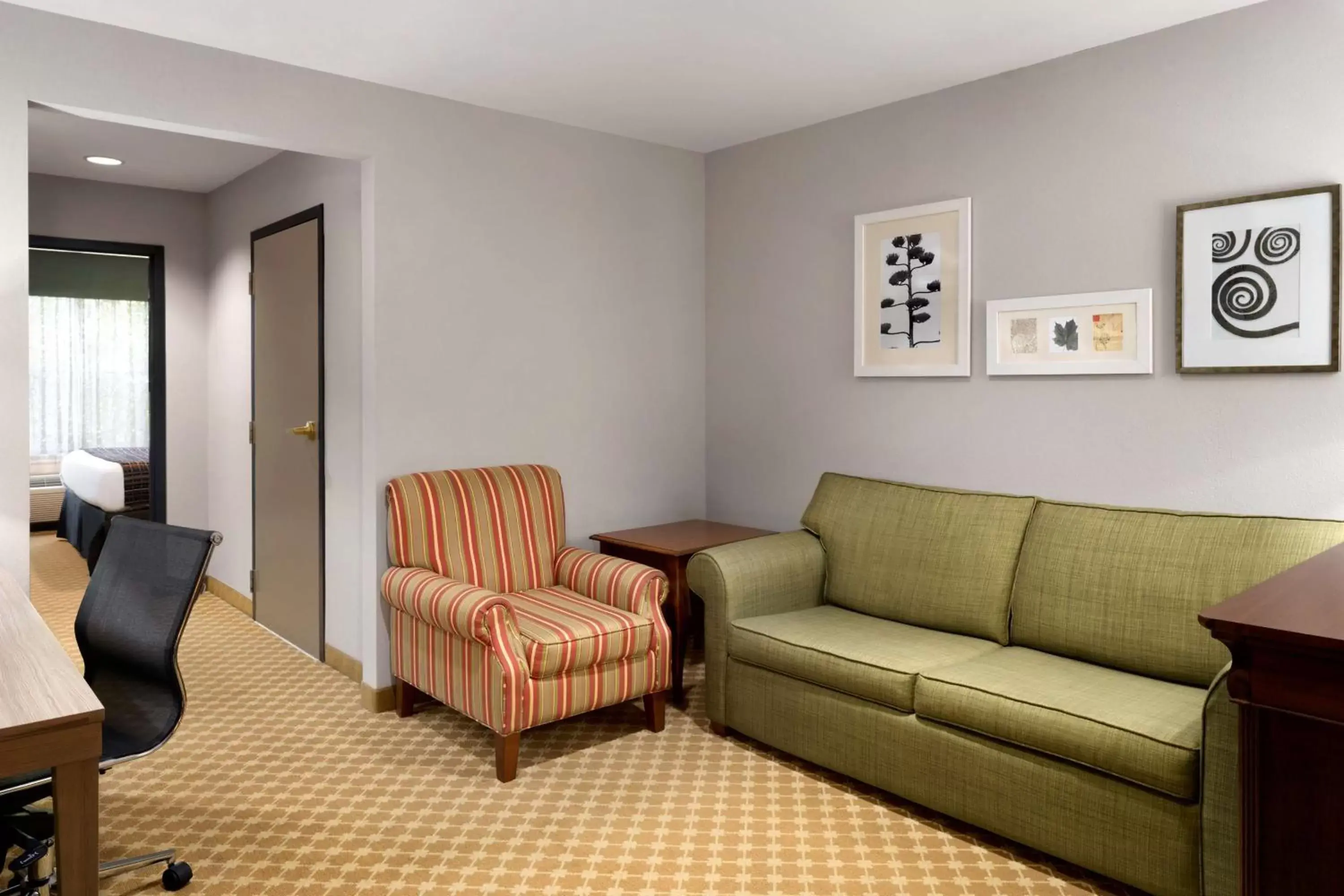 Photo of the whole room, Seating Area in Country Inn & Suites by Radisson, Gettysburg, PA