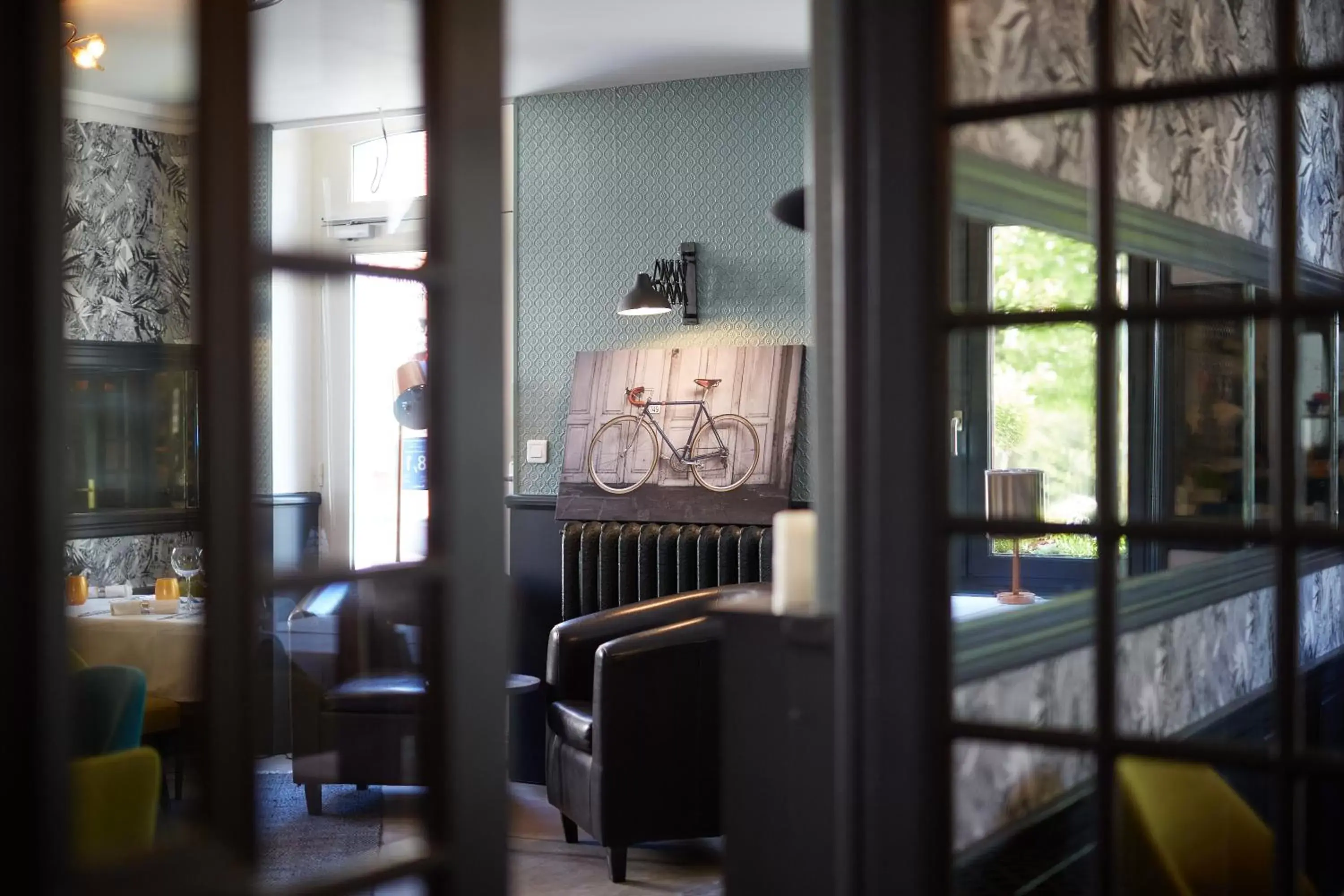 Decorative detail, Lounge/Bar in The Originals Boutique, Hôtel La Colonne de Bronze, Saint-Valéry-sur-Somme (Inter-Hotel)