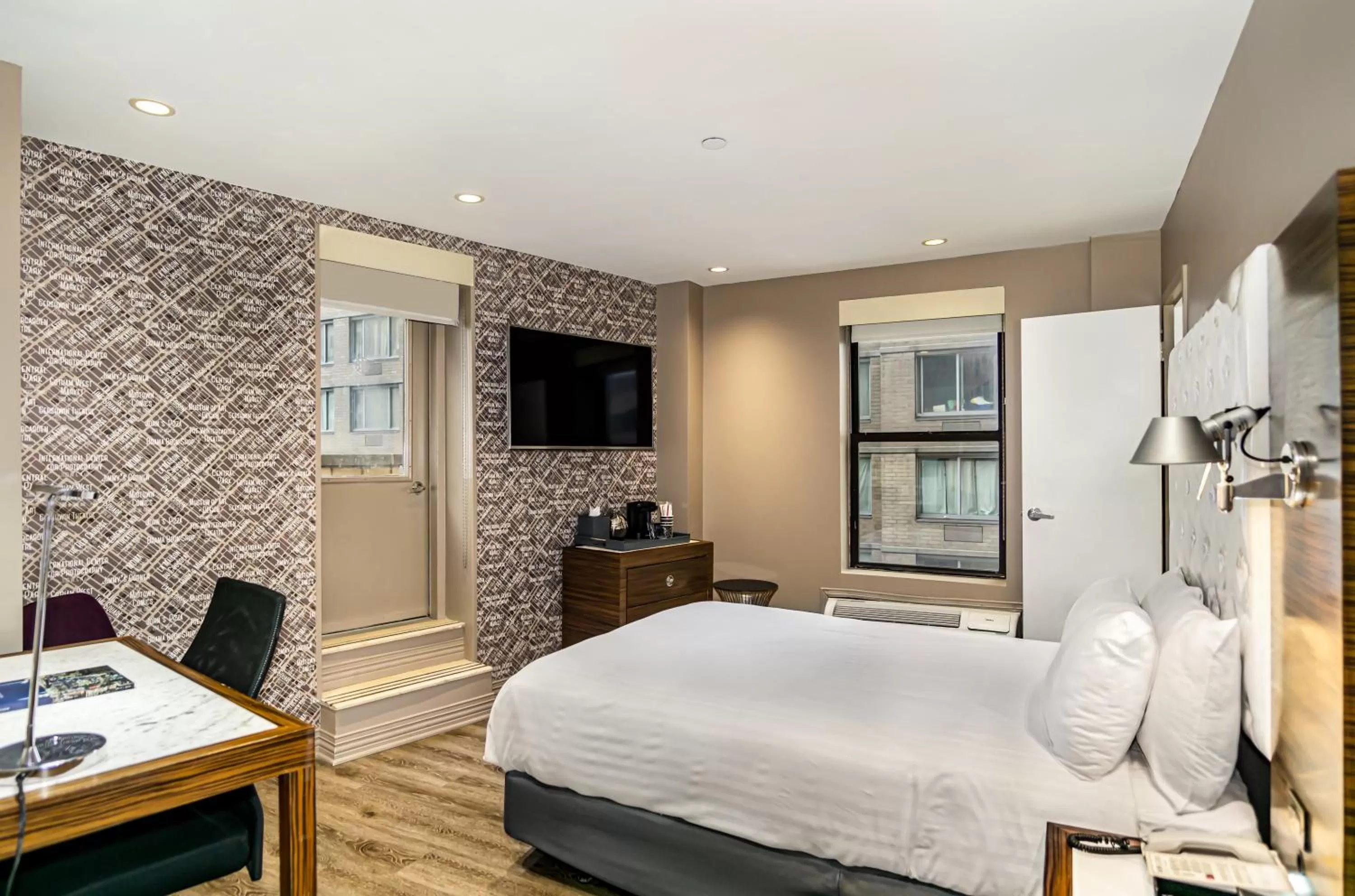 Bedroom, Bed in The Gallivant Times Square