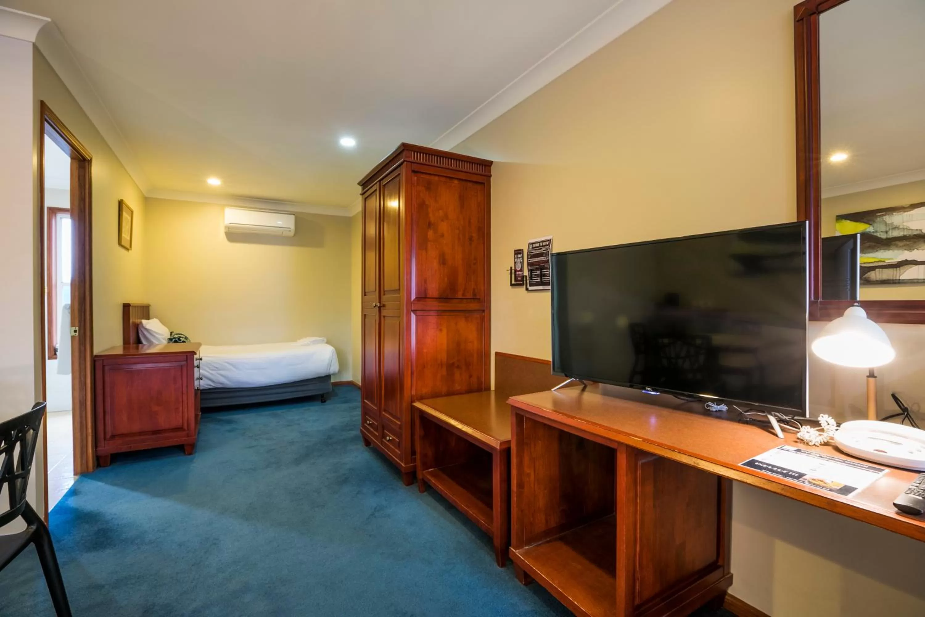 TV and multimedia, Bed in Nightcap at Federal Hotel Toowoomba