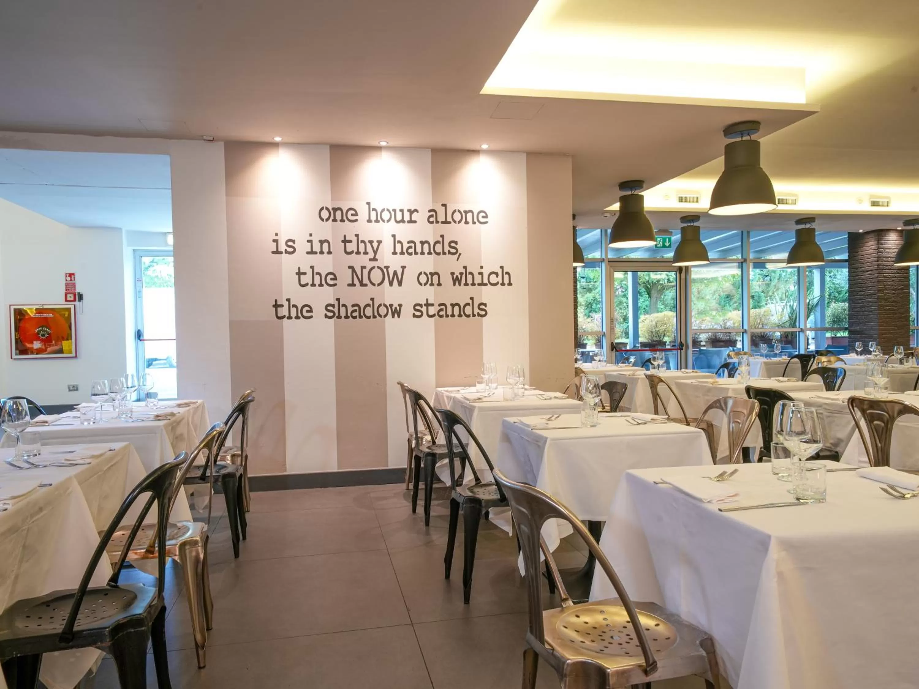 Restaurant/places to eat in La Meridiana Bleisure Hotel