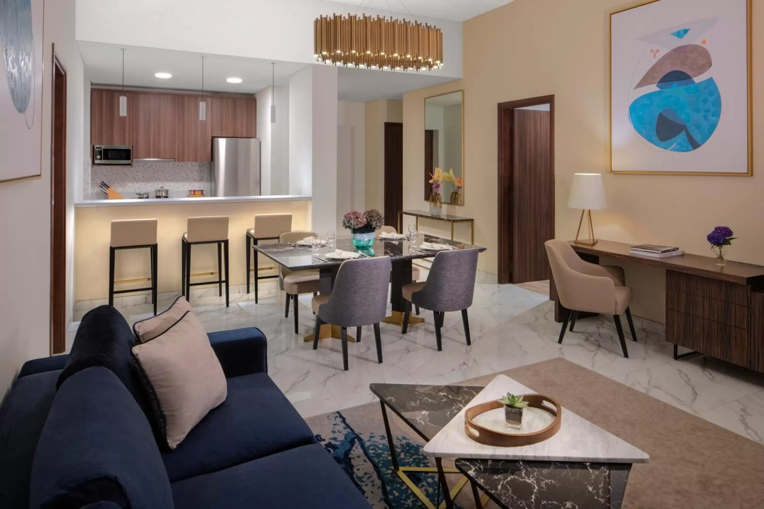 Kitchen or kitchenette, Seating Area in Avani Plus Palm View Dubai Hotel & Suites