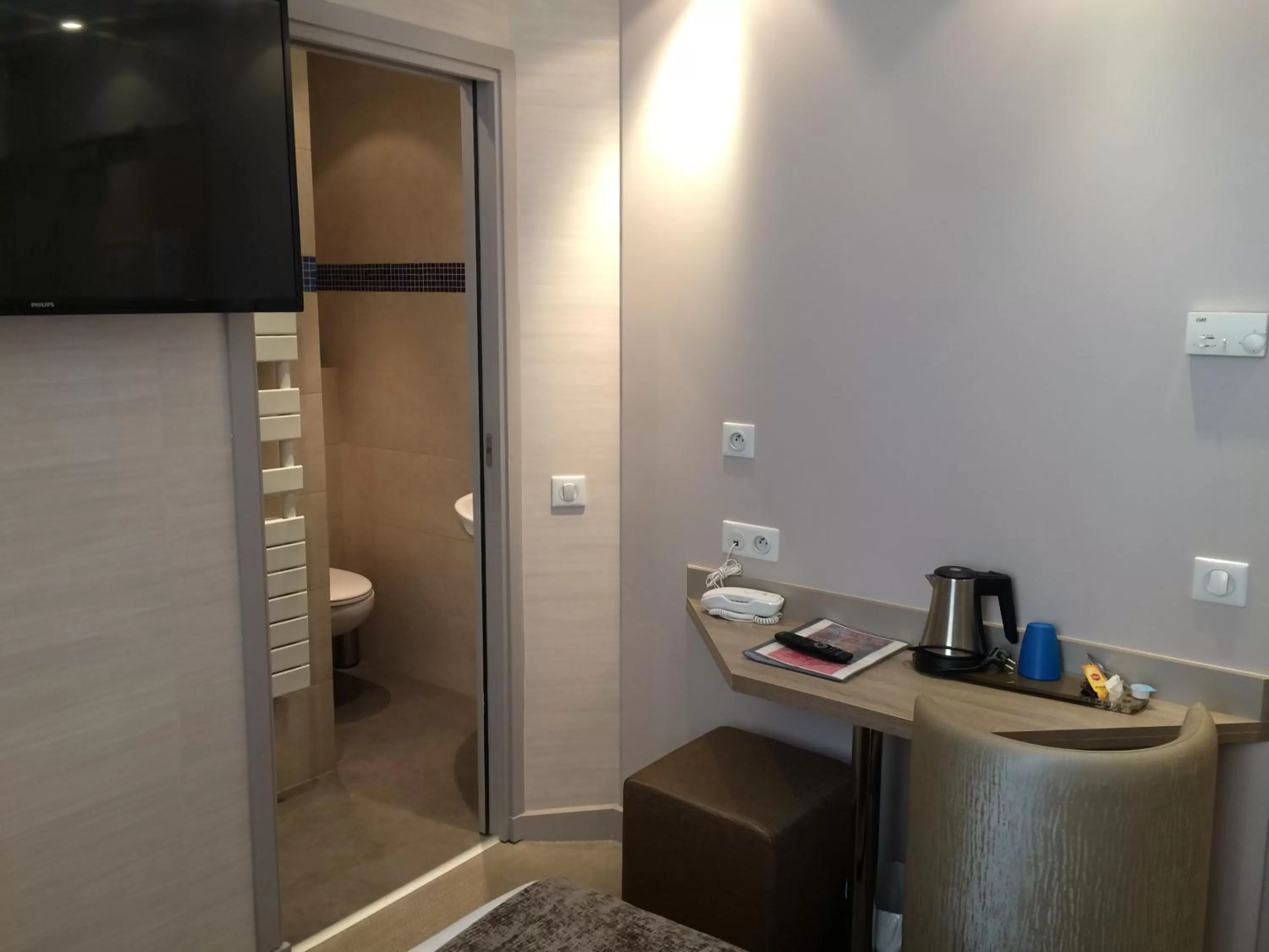 Bathroom in Hôtel de la Fontaine