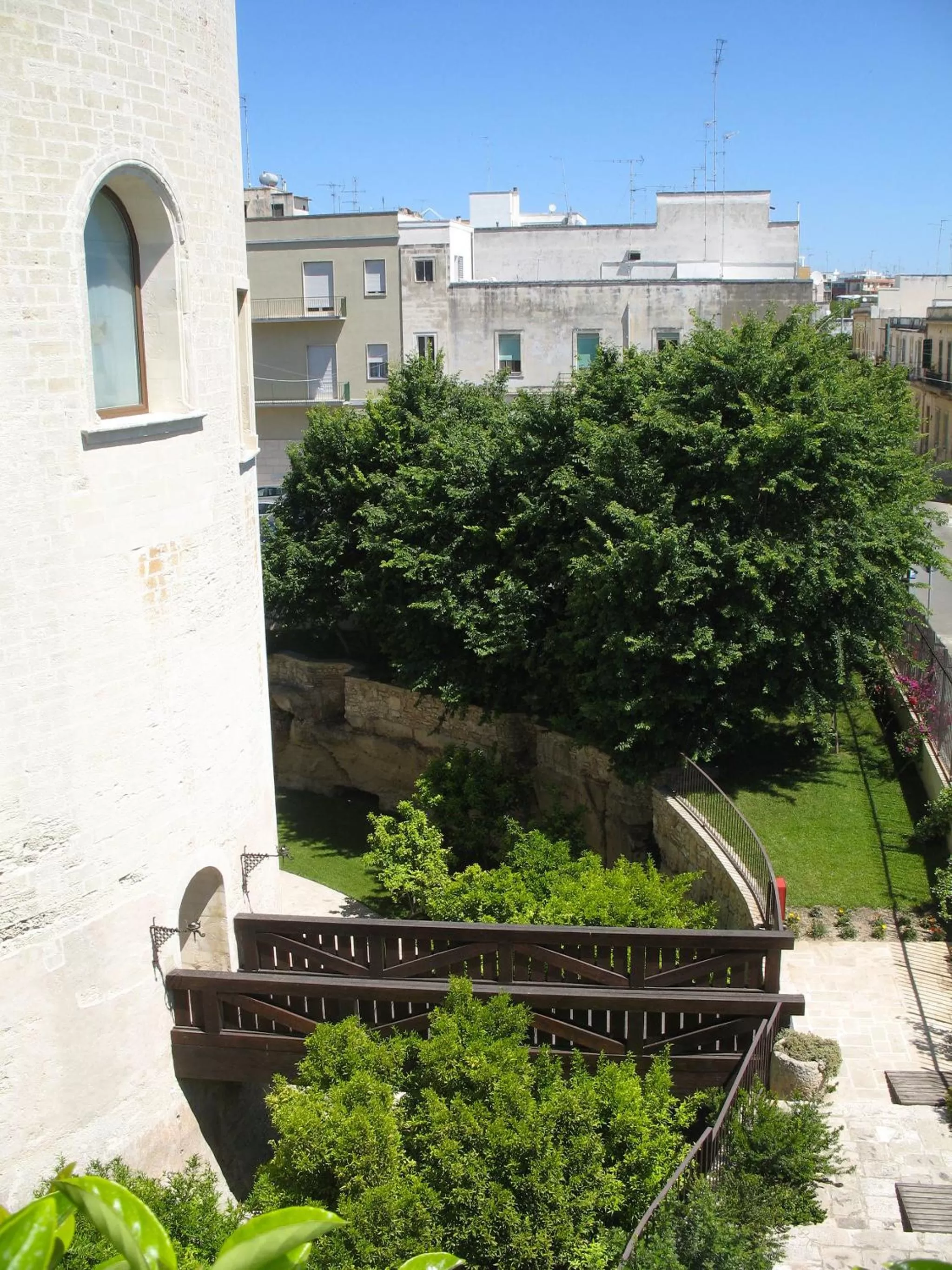 Facade/entrance in Torre Del Parco