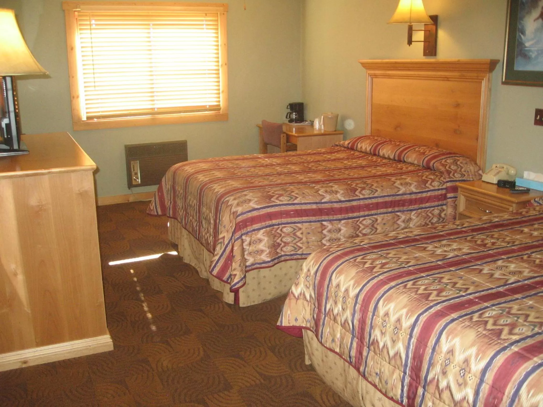 Bedroom, Bed in New Summit Inn