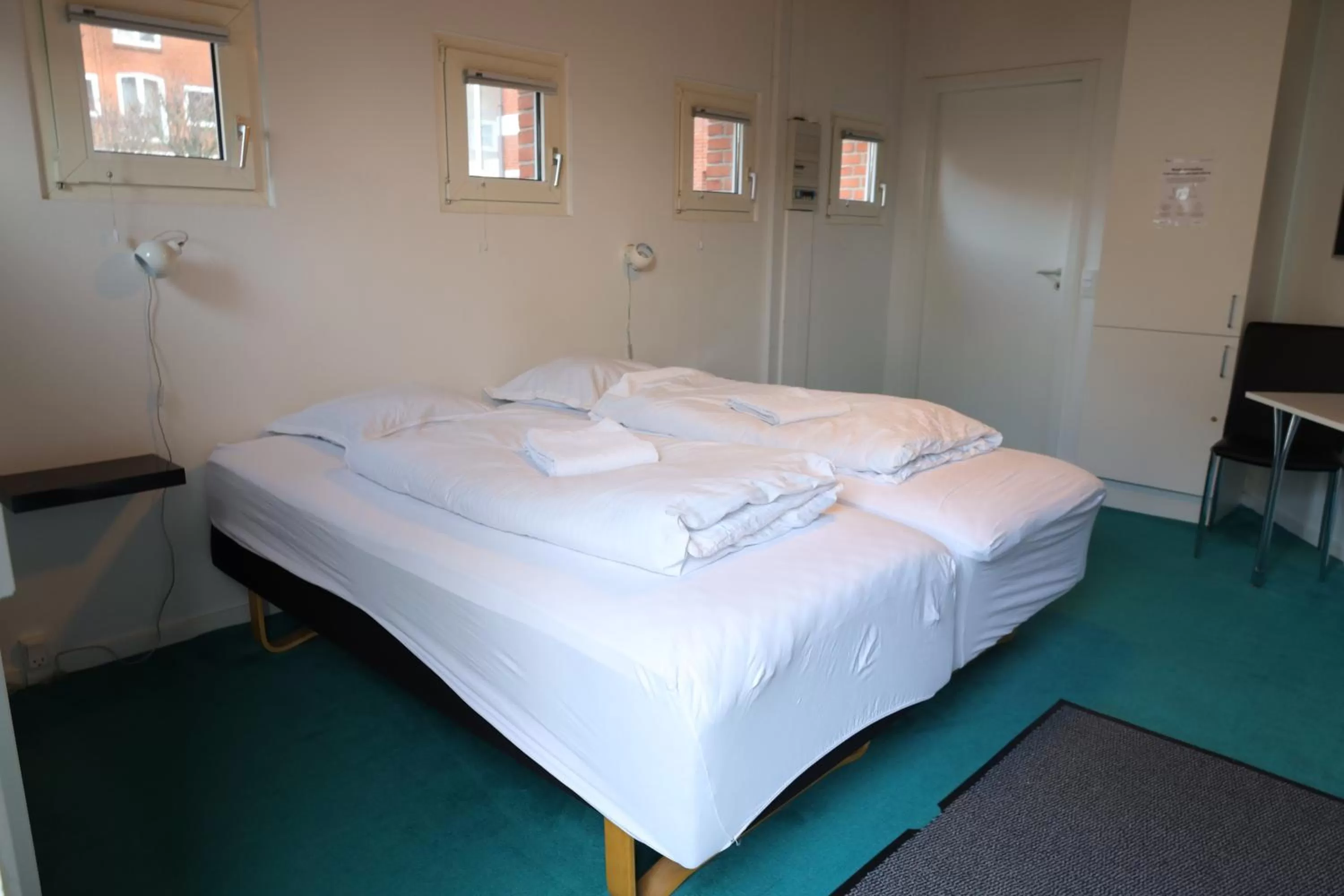 Bed in Motel Sindal